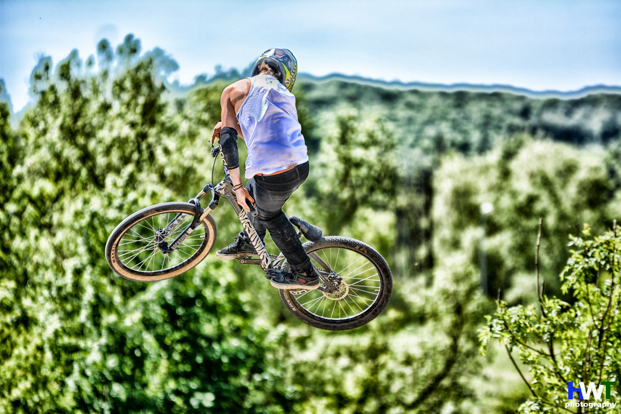 Sigma 70-200mm F2.8 EX DG OS HSM sample photo. Mountainbike festival bearbeitet photography