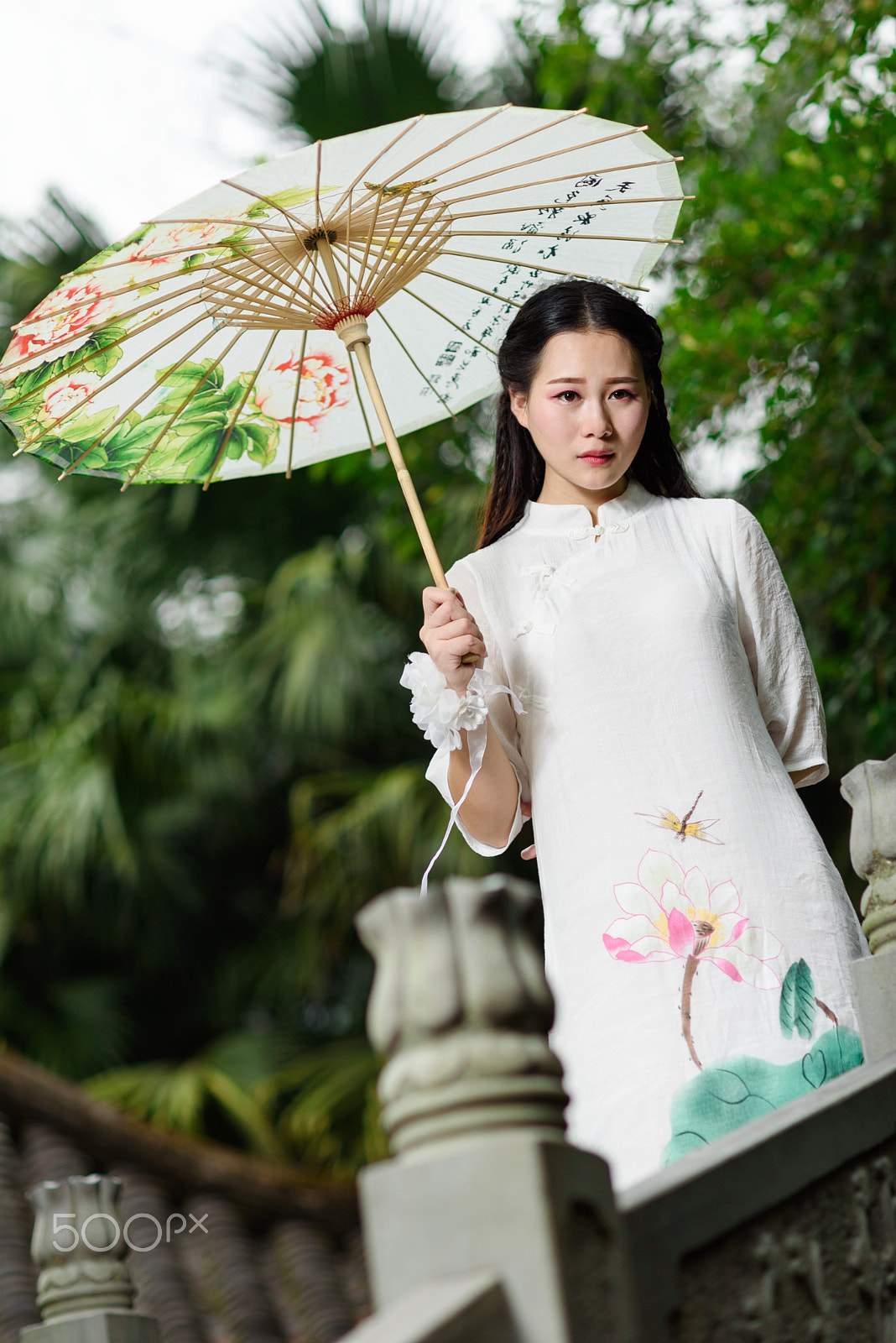 Nikon D750 + Nikon AF Nikkor 105mm F2D DC sample photo. Chinese dress and umbrella photography