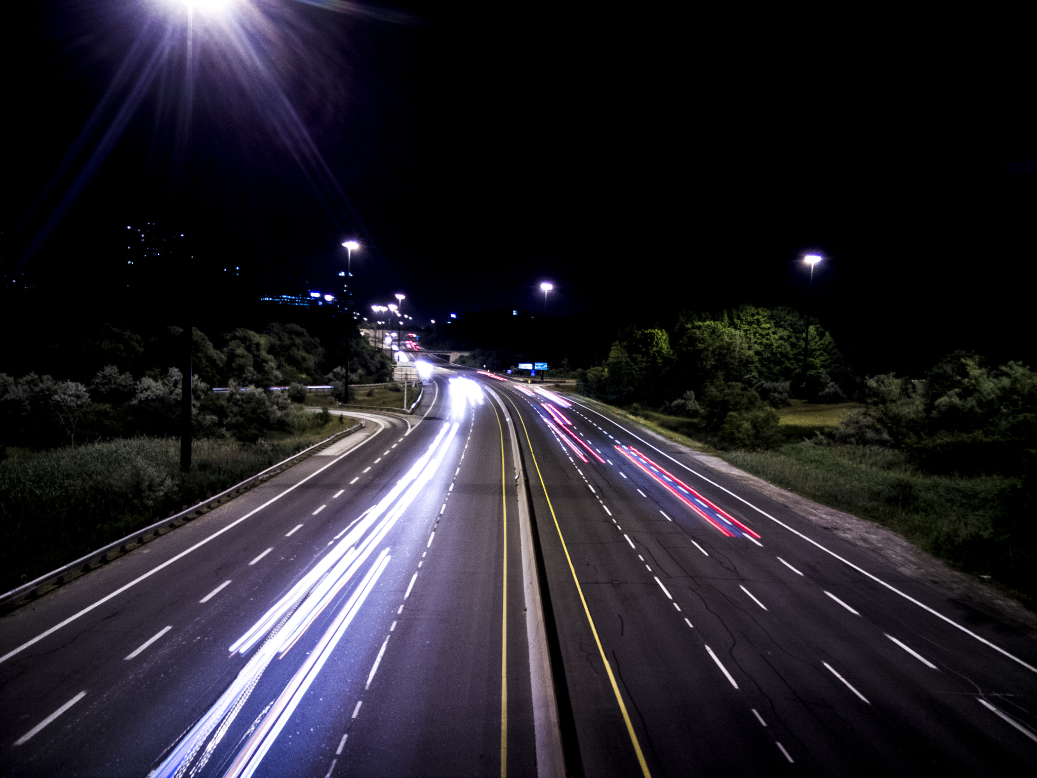 OnePlus One A0001 sample photo. Road lights photography