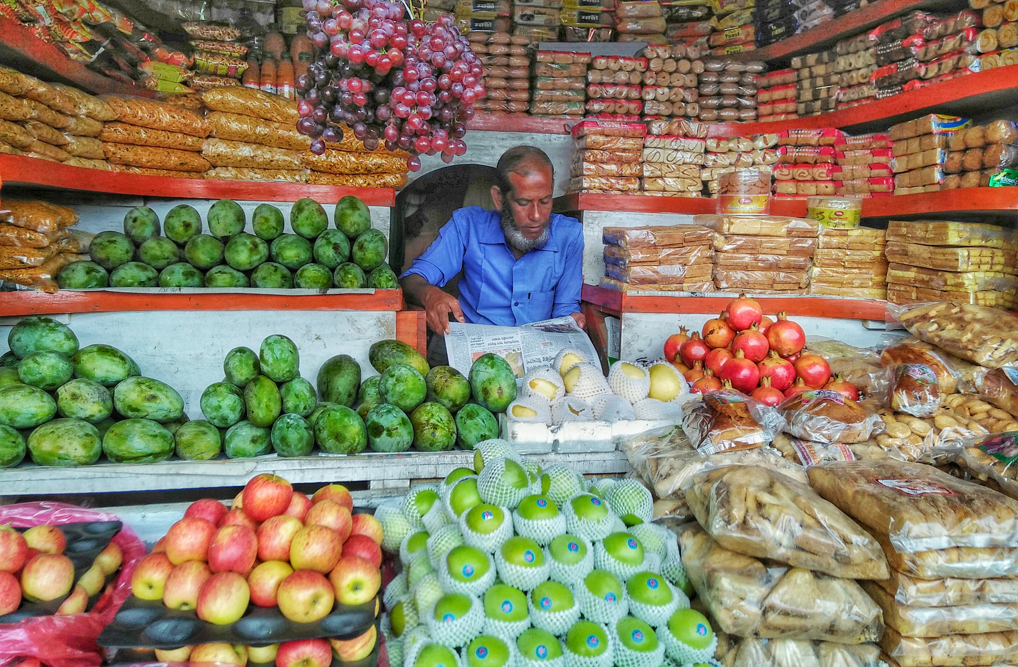 OPPO A51w sample photo. The news lover photography