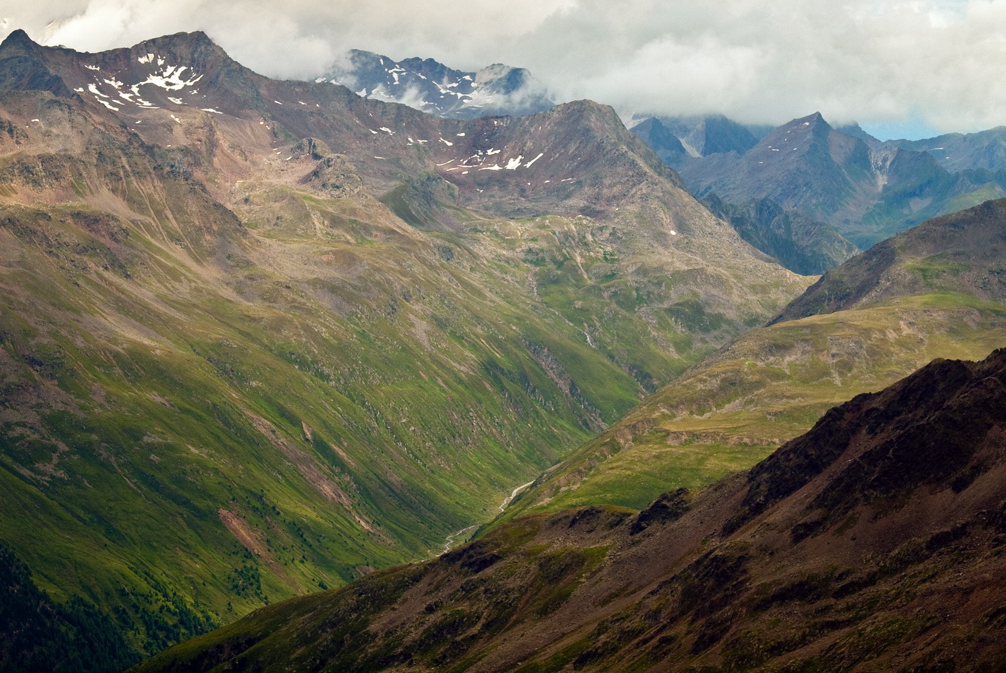 Olympus E-620 (EVOLT E-620) sample photo. Mountain & valley photography
