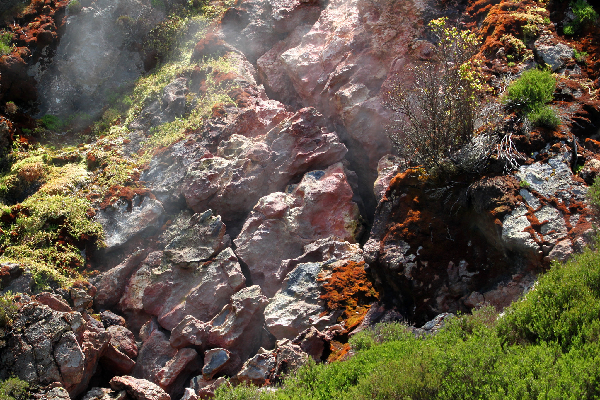 Tamron SP 150-600mm F5-6.3 Di VC USD sample photo. Volcanic rocks steam photography