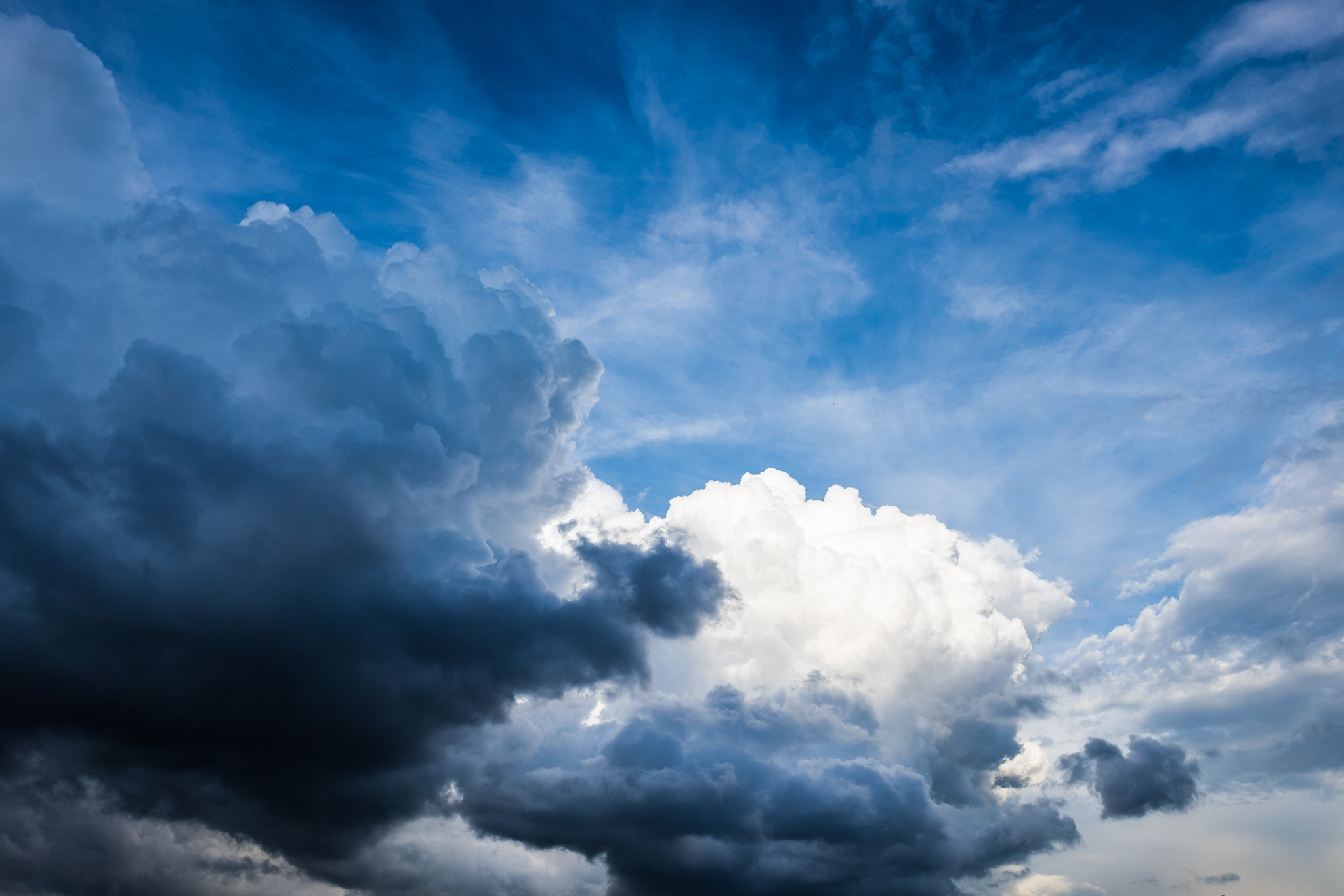 Fujifilm X-T10 + Fujifilm XF 14mm F2.8 R sample photo. Ciel bleu photography