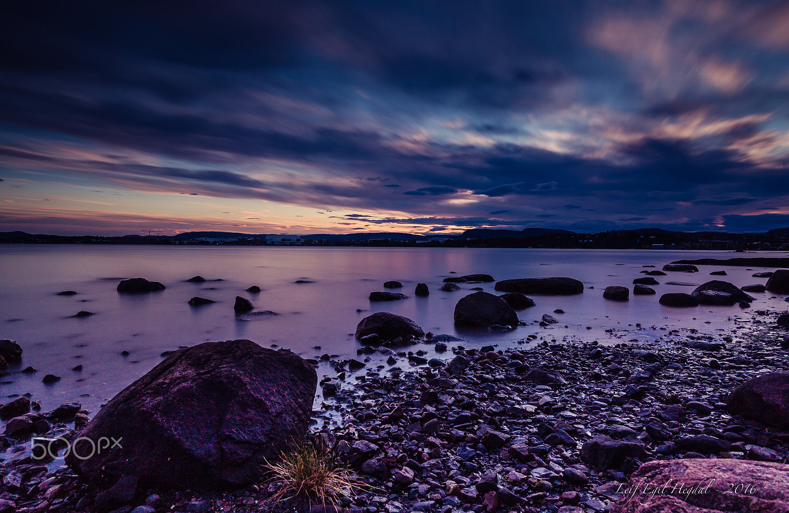 Canon EF 16-35mm F4L IS USM sample photo. By the shore photography