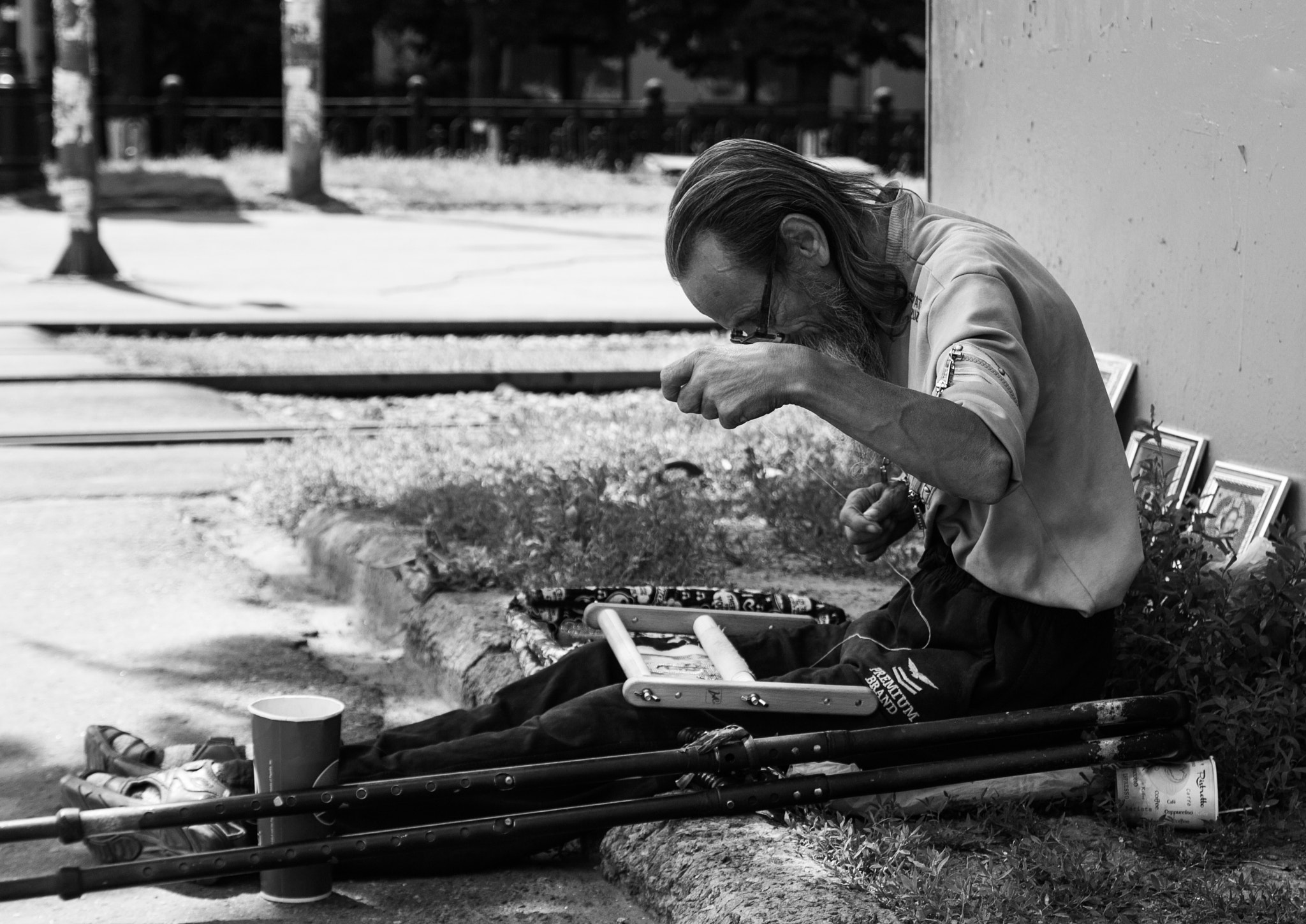 Canon EOS 450D (EOS Rebel XSi / EOS Kiss X2) sample photo. Man who embroider icons photography