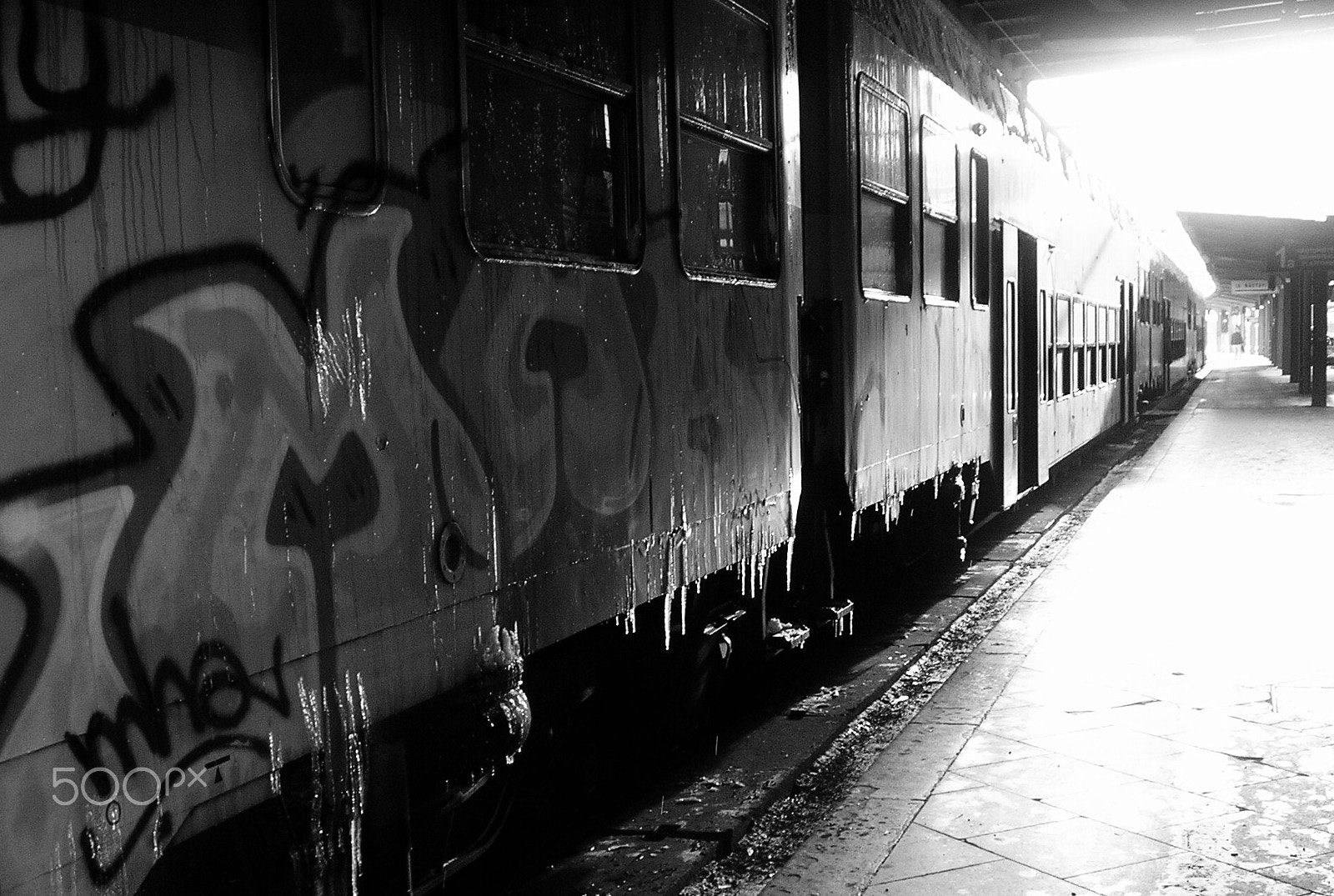 Olympus X100,D540Z,C310Z sample photo. Train with icicles photography