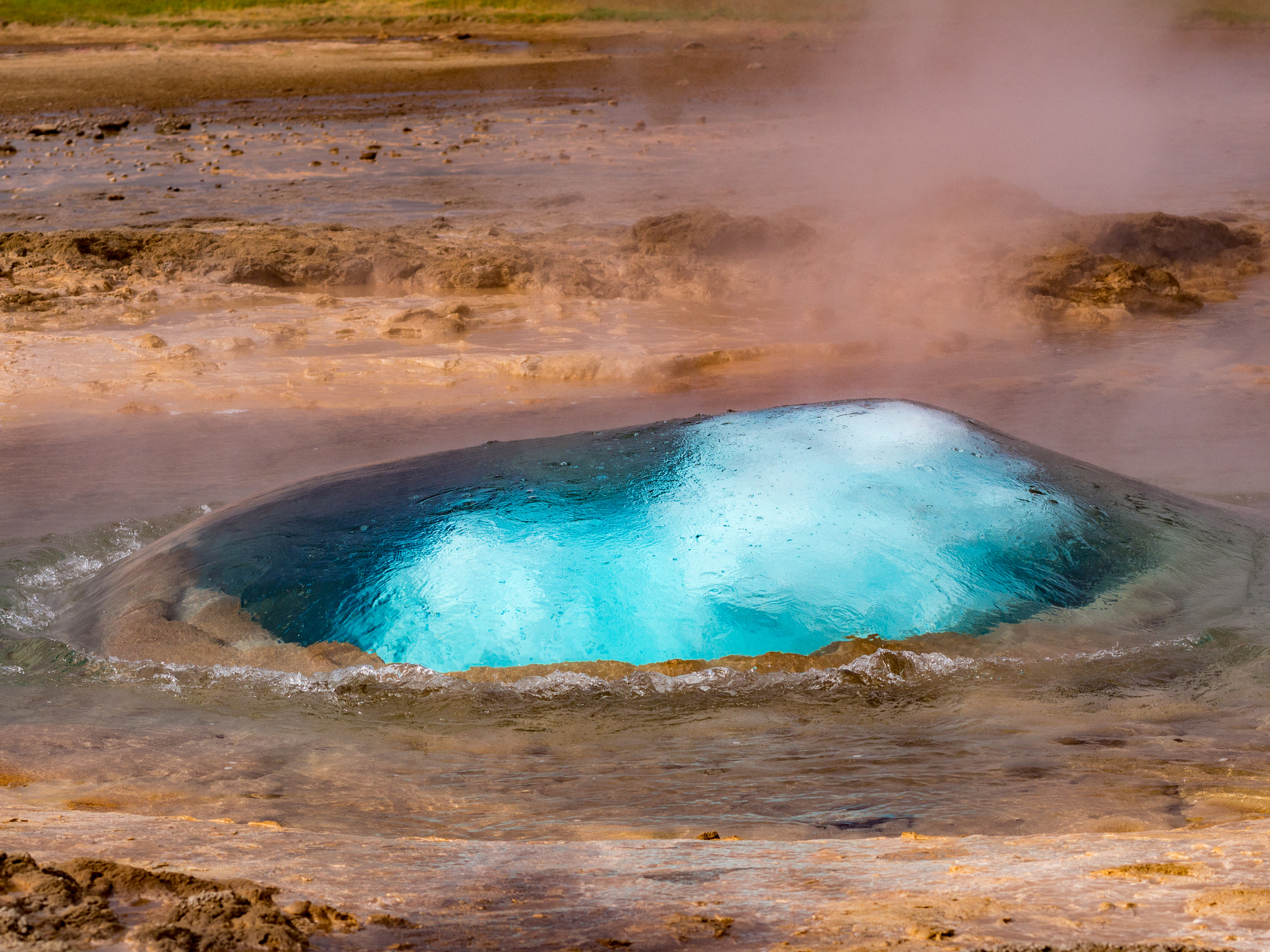 Olympus OM-D E-M10 + Olympus M.Zuiko Digital ED 75mm F1.8 sample photo. Strokkur, geysir, iceland photography