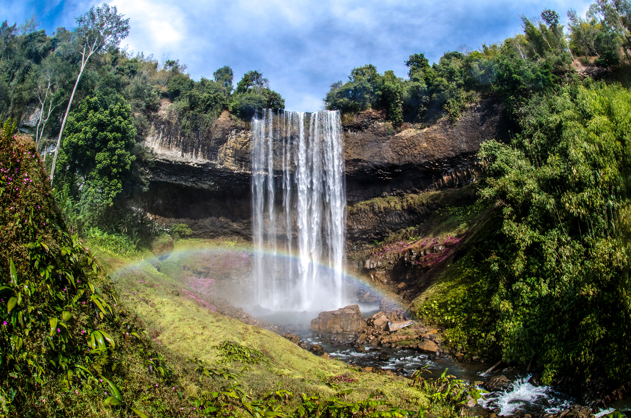 Nikon AF DX Fisheye-Nikkor 10.5mm F2.8G ED sample photo. Sea waterfall rainbow photography