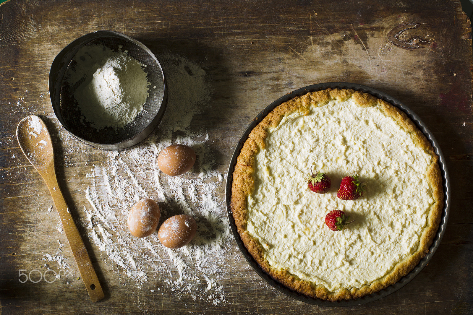 Canon EOS-1D Mark IV sample photo. Cheesecake on a wooden background. photography