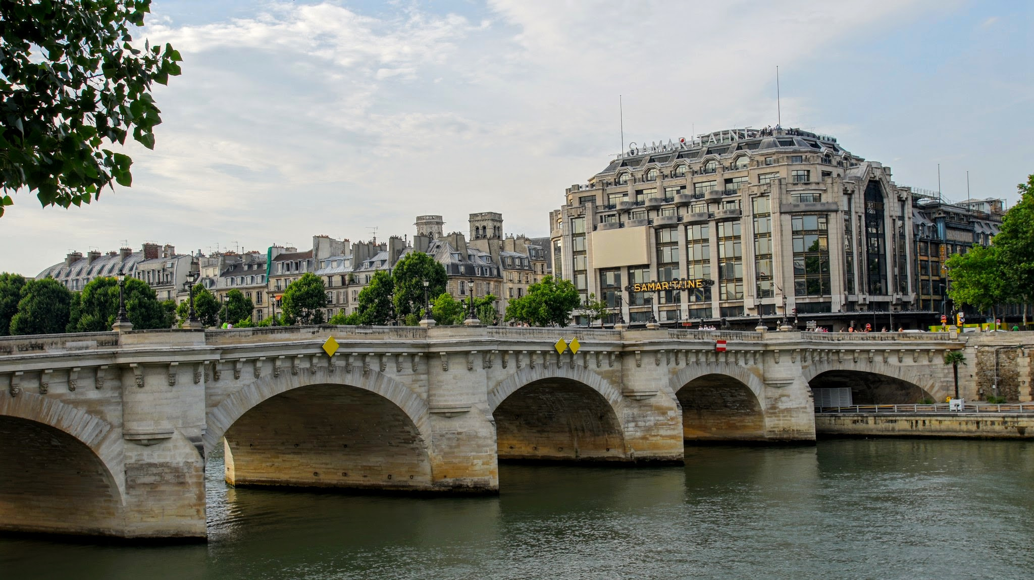 Sony DT 16-105mm F3.5-5.6 sample photo. Pont neuf photography