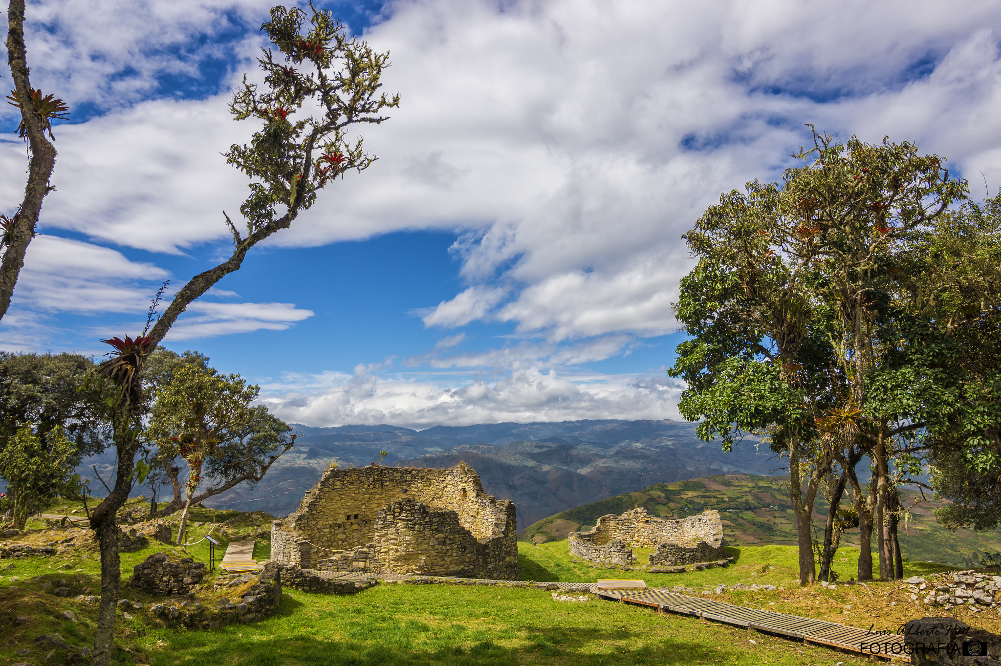 Sony SLT-A58 + 20mm F2.8 sample photo. Paisaje desde la fortaleza de kuelap photography