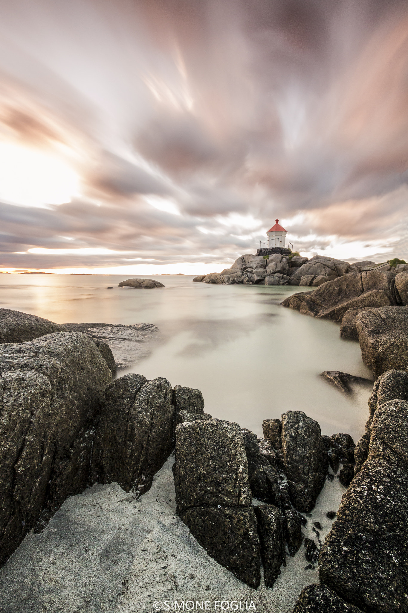 Sigma 10-20mm F3.5 EX DC HSM sample photo. The northern lighthouse photography