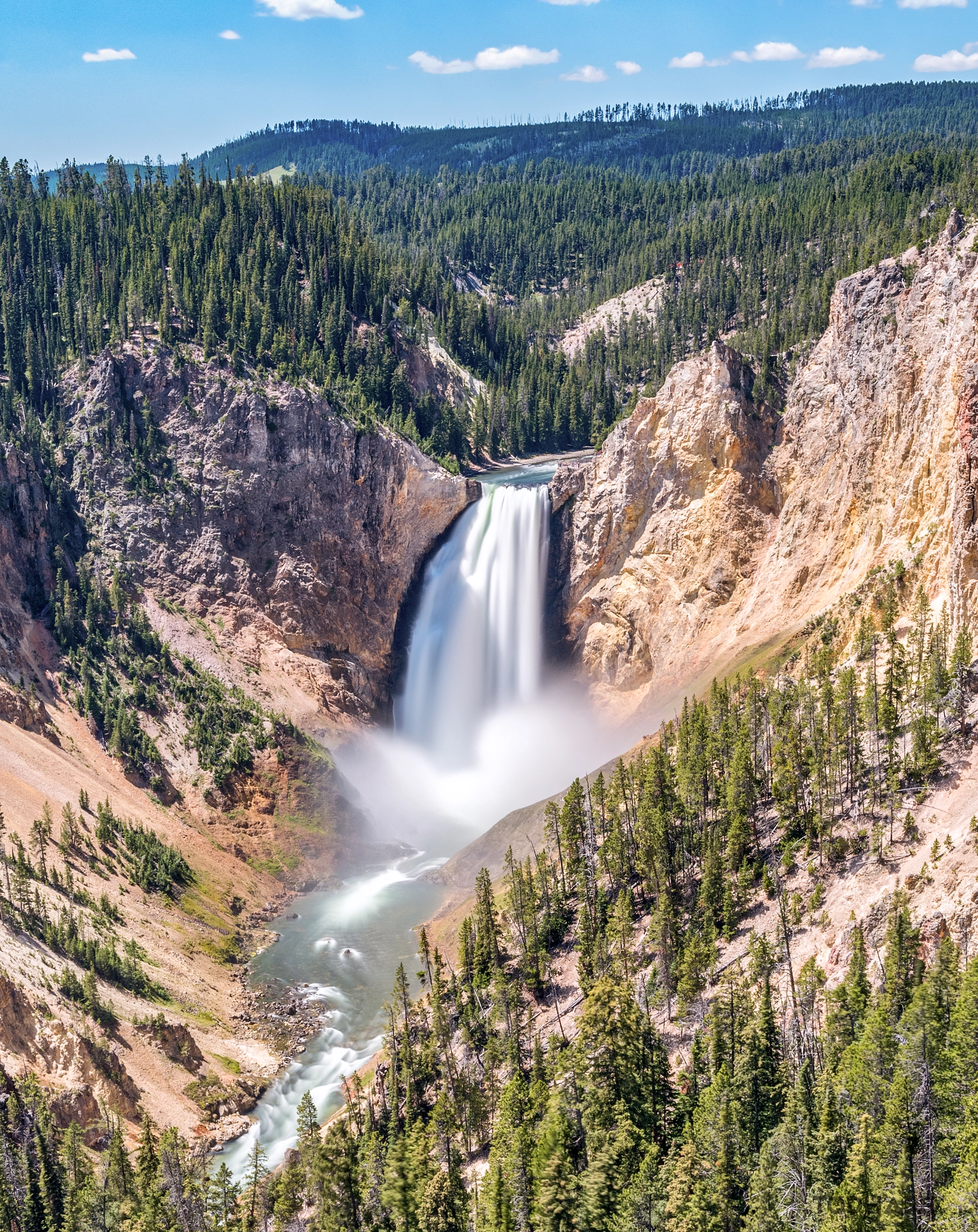 Pentax 645Z + HD Pentax-D FA645 35mm F3.5 AL [IF] sample photo. Lower falls, yellowstone photography