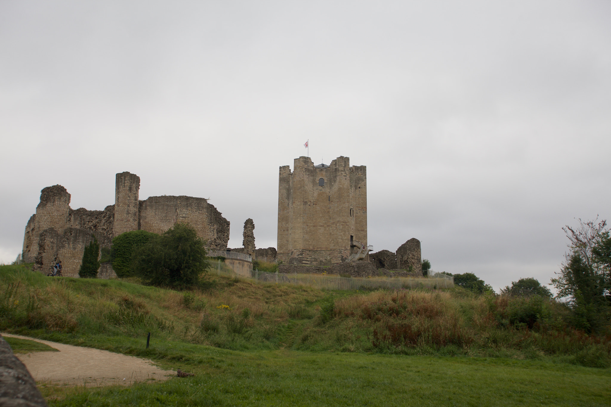 Canon EF 17-35mm f/2.8L sample photo. Conisbrough castle photography