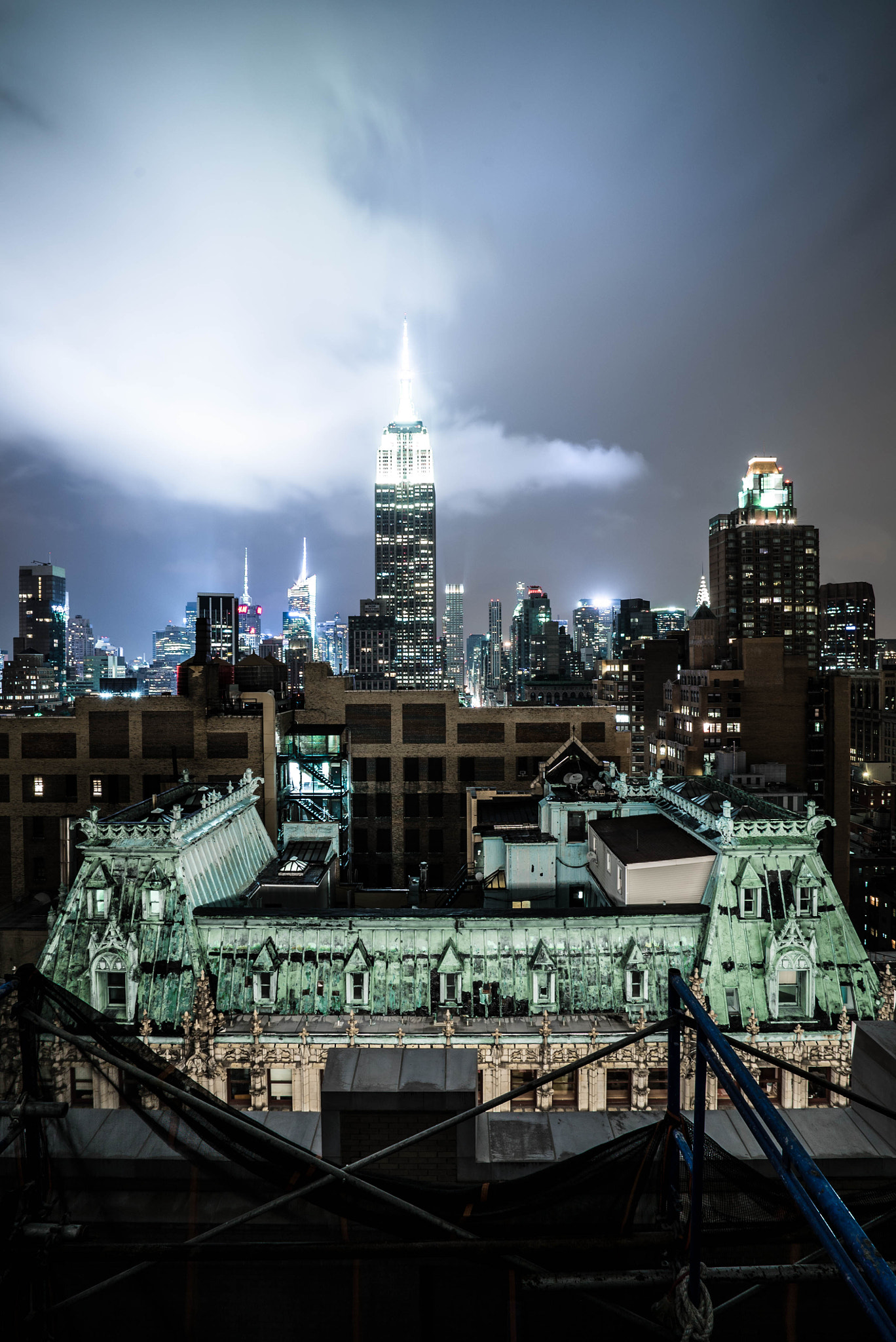 Sony a7S II + Sony Vario-Tessar T* FE 16-35mm F4 ZA OSS sample photo. Gotham nights. photography