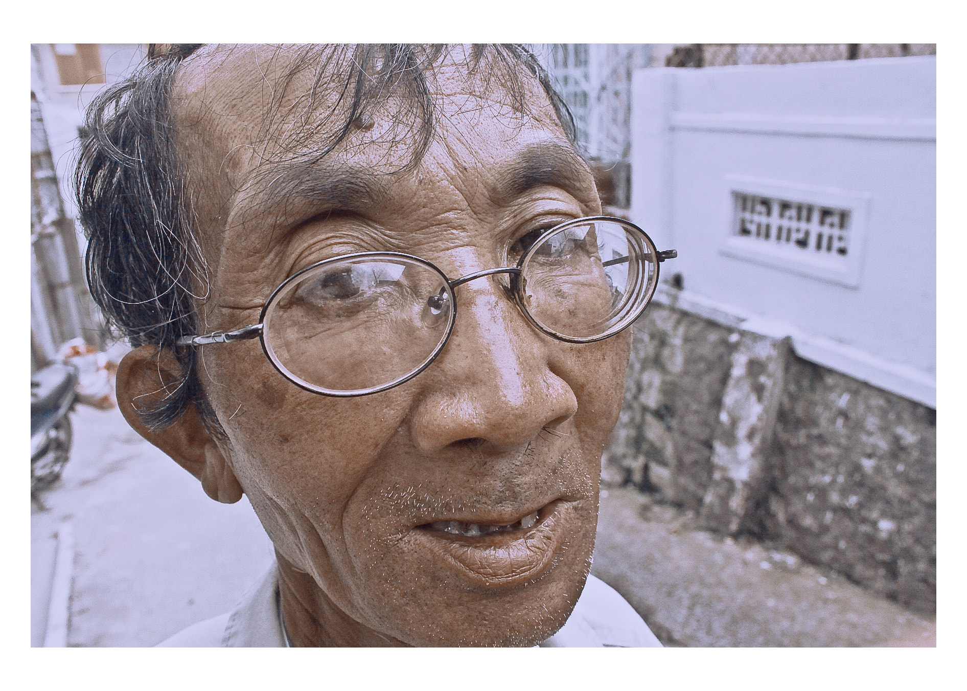 Canon EF-S 18-55mm f/3.5-5.6 USM sample photo. Dalat streetlife photography