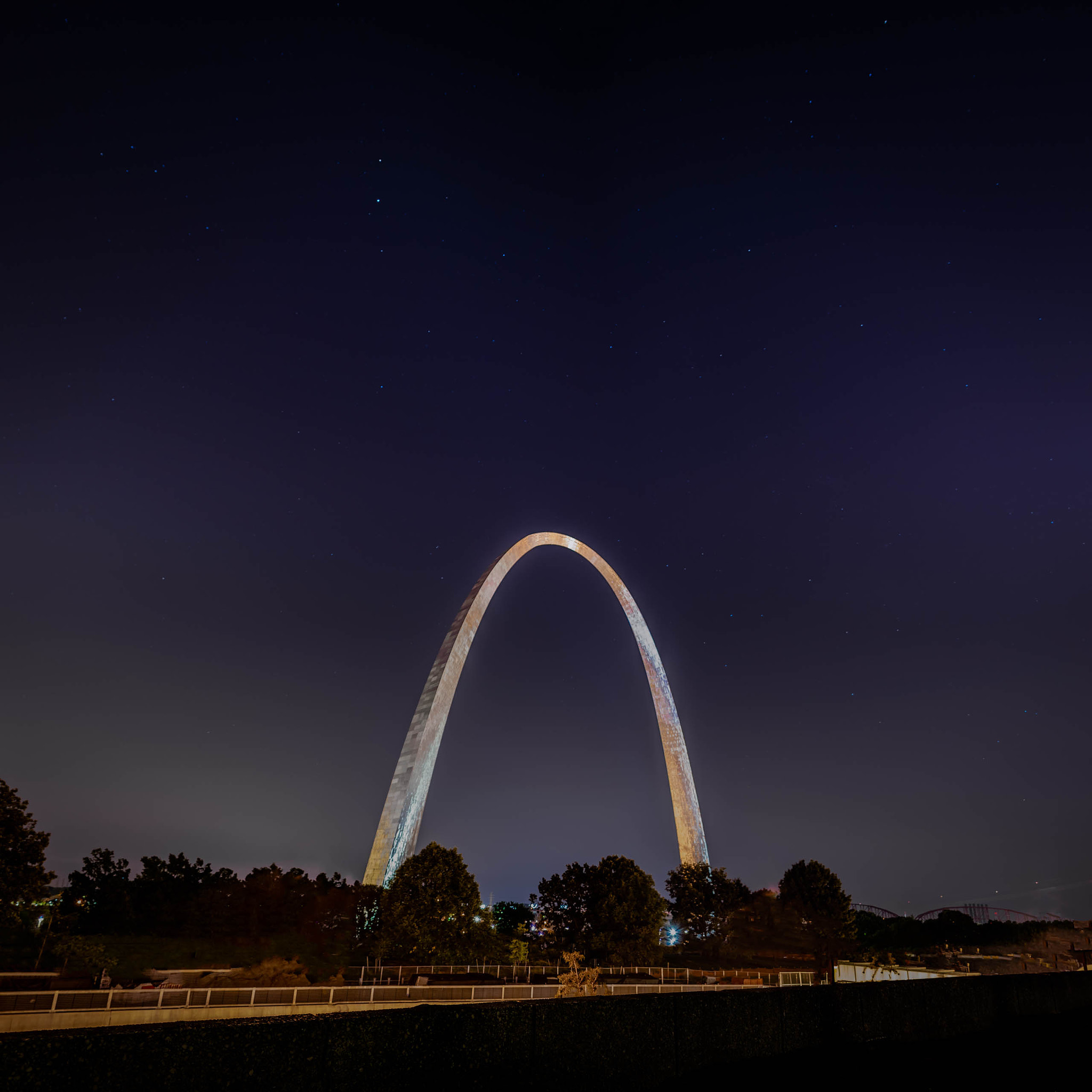 Nikon D3300 + Samyang 16mm F2 ED AS UMC CS sample photo. Arch at night photography