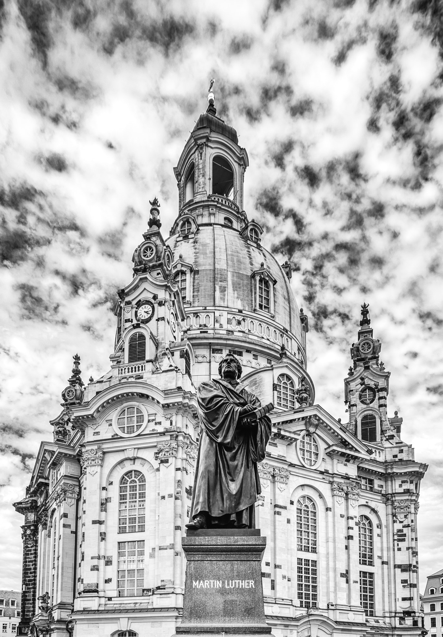 Canon TS-E 17mm F4L Tilt-Shift sample photo. Martin luther statue photography