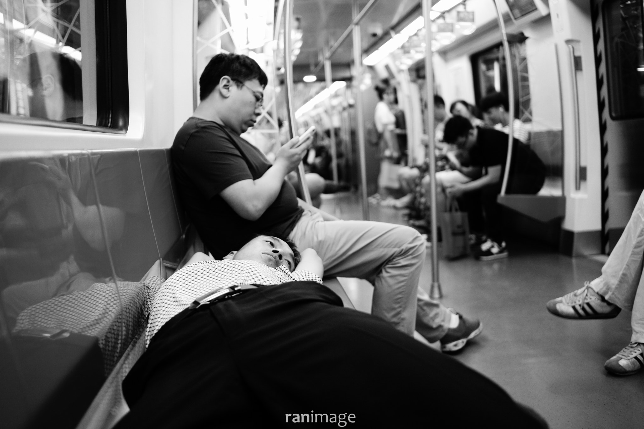 Leica Summarit-M 35mm F2.5 sample photo. Subway insomnia photography
