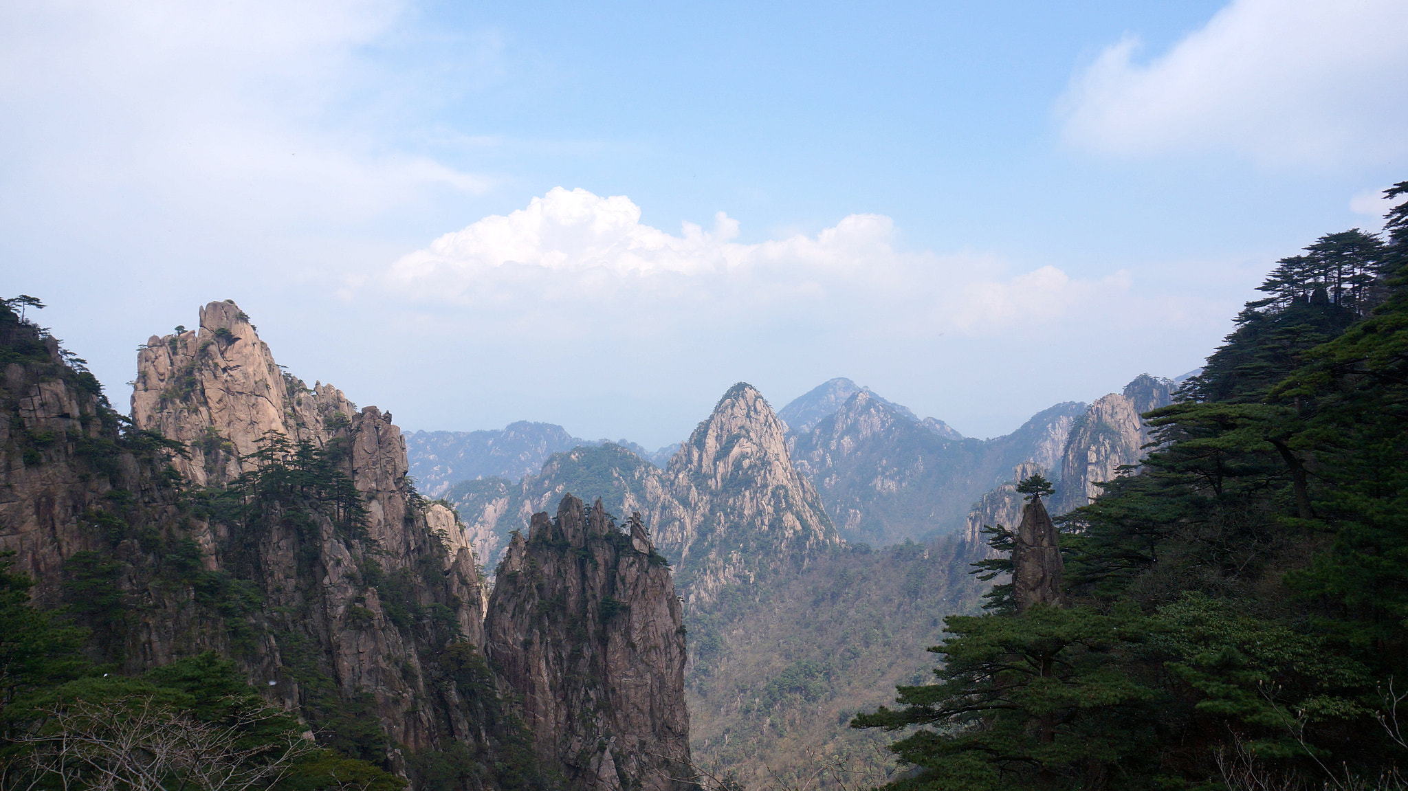 Sony Alpha NEX-6 + Sony E 18-50mm F4-5.6 sample photo. Huangshang mountain and the villages at its foot photography