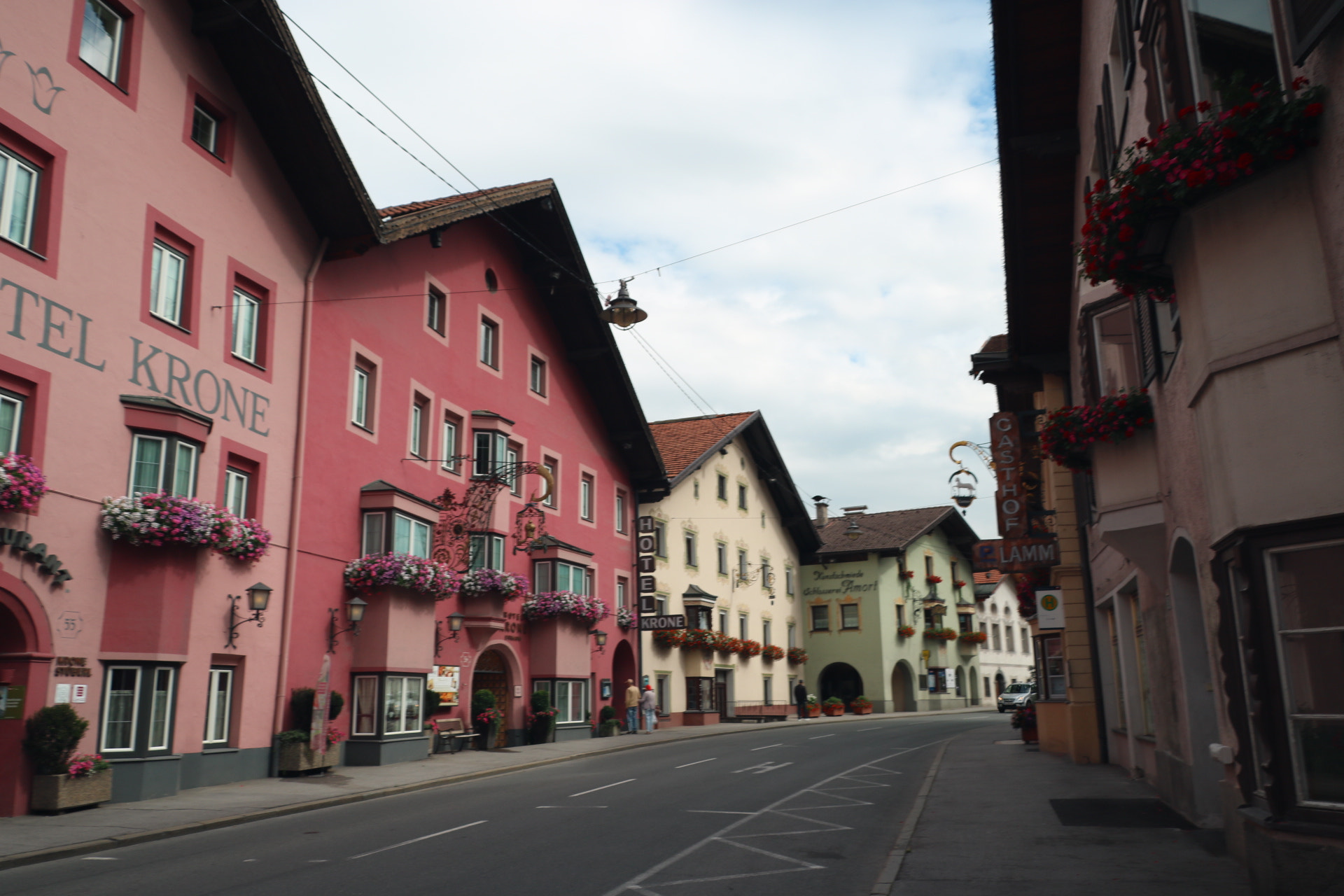 Canon EOS 750D (EOS Rebel T6i / EOS Kiss X8i) sample photo. Architecture  photography