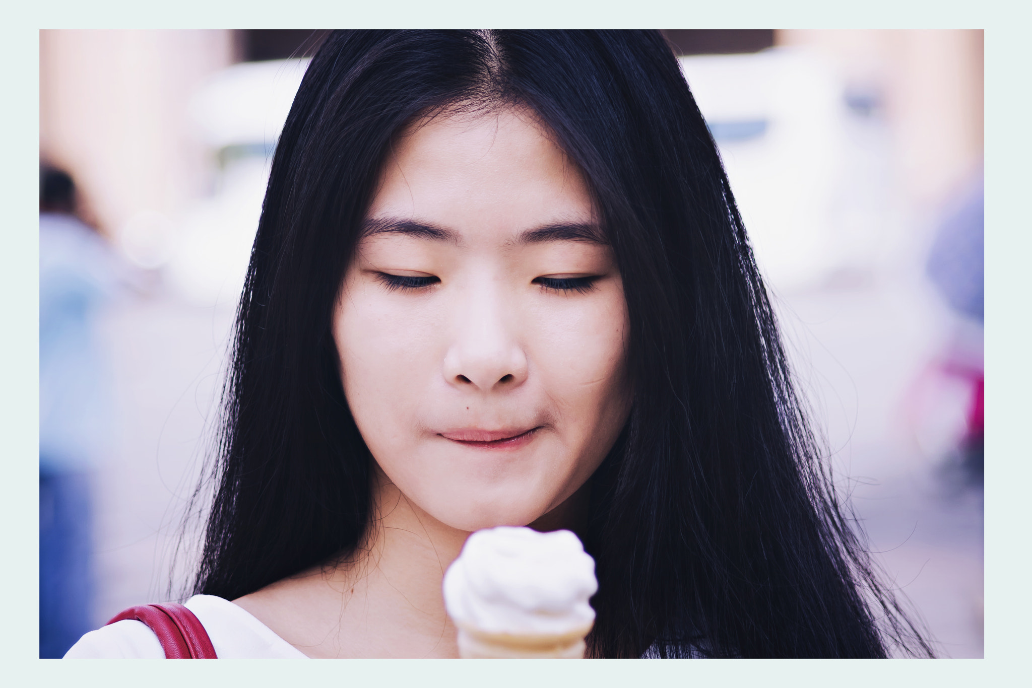 Canon EOS 6D + Canon EF 70-210mm f/4 sample photo. She don't like icecream photography