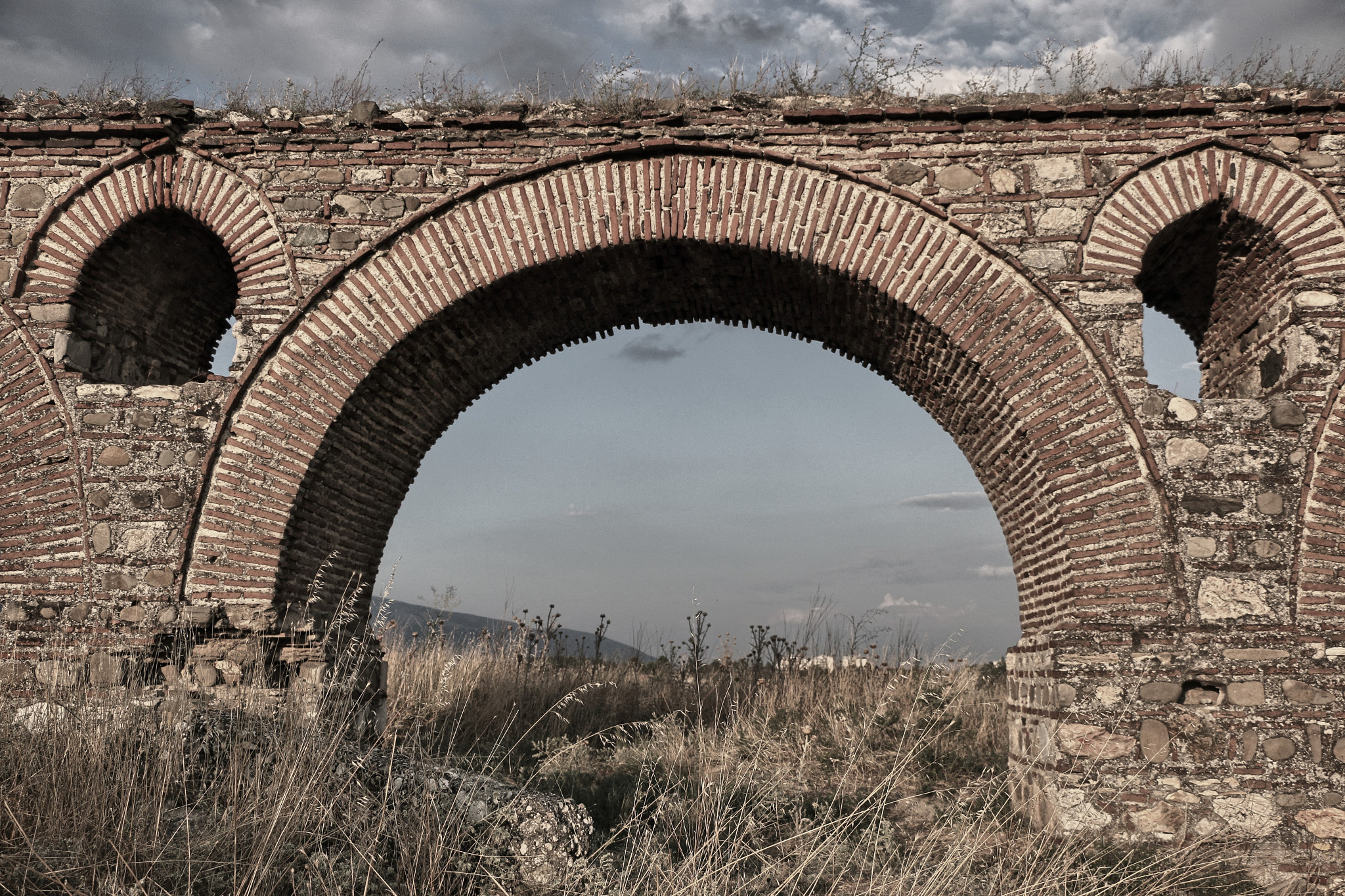 18.0 - 135.0 mm sample photo. The big gate photography