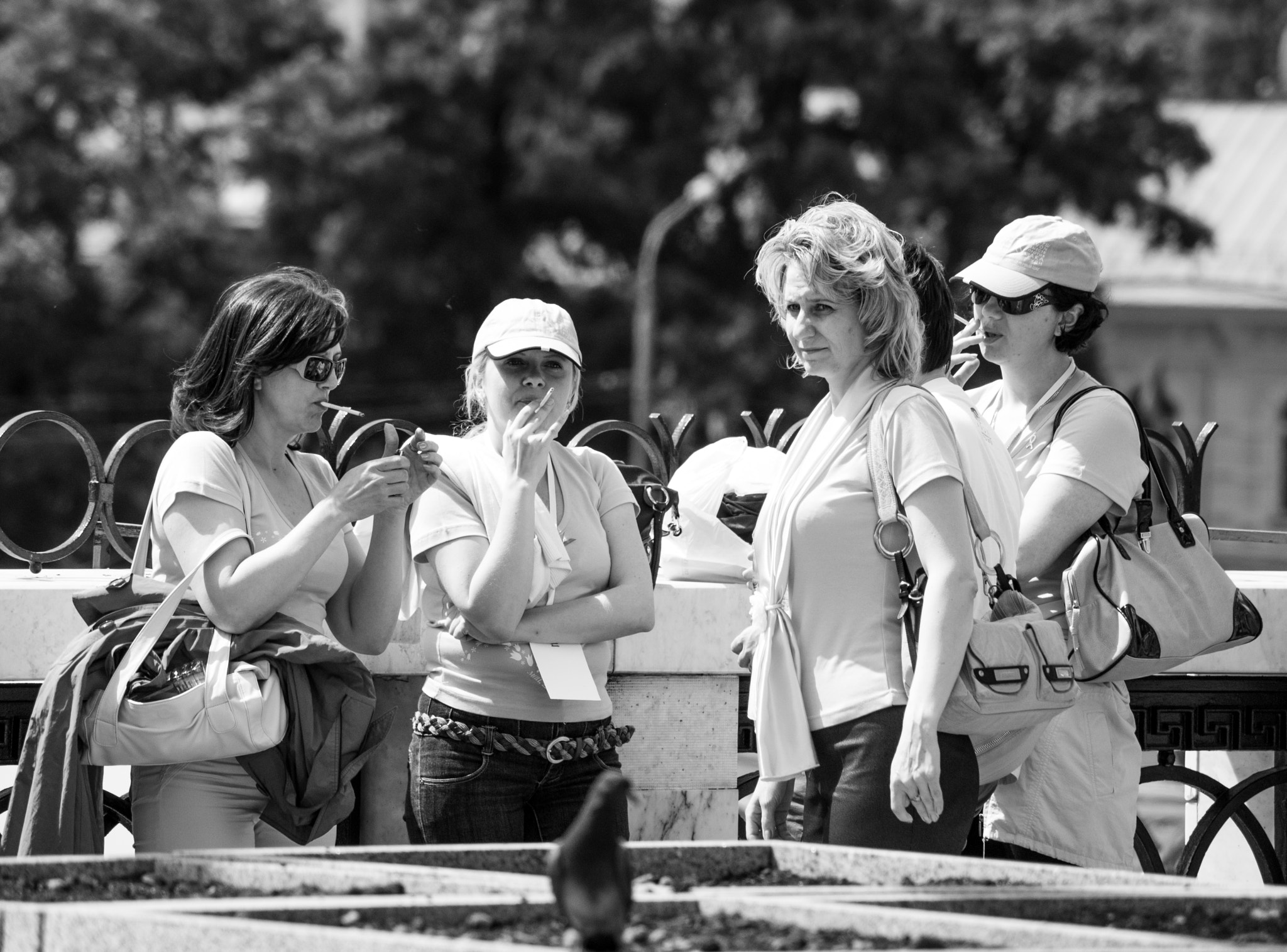 Sony Alpha DSLR-A380 sample photo. Smoking break photography
