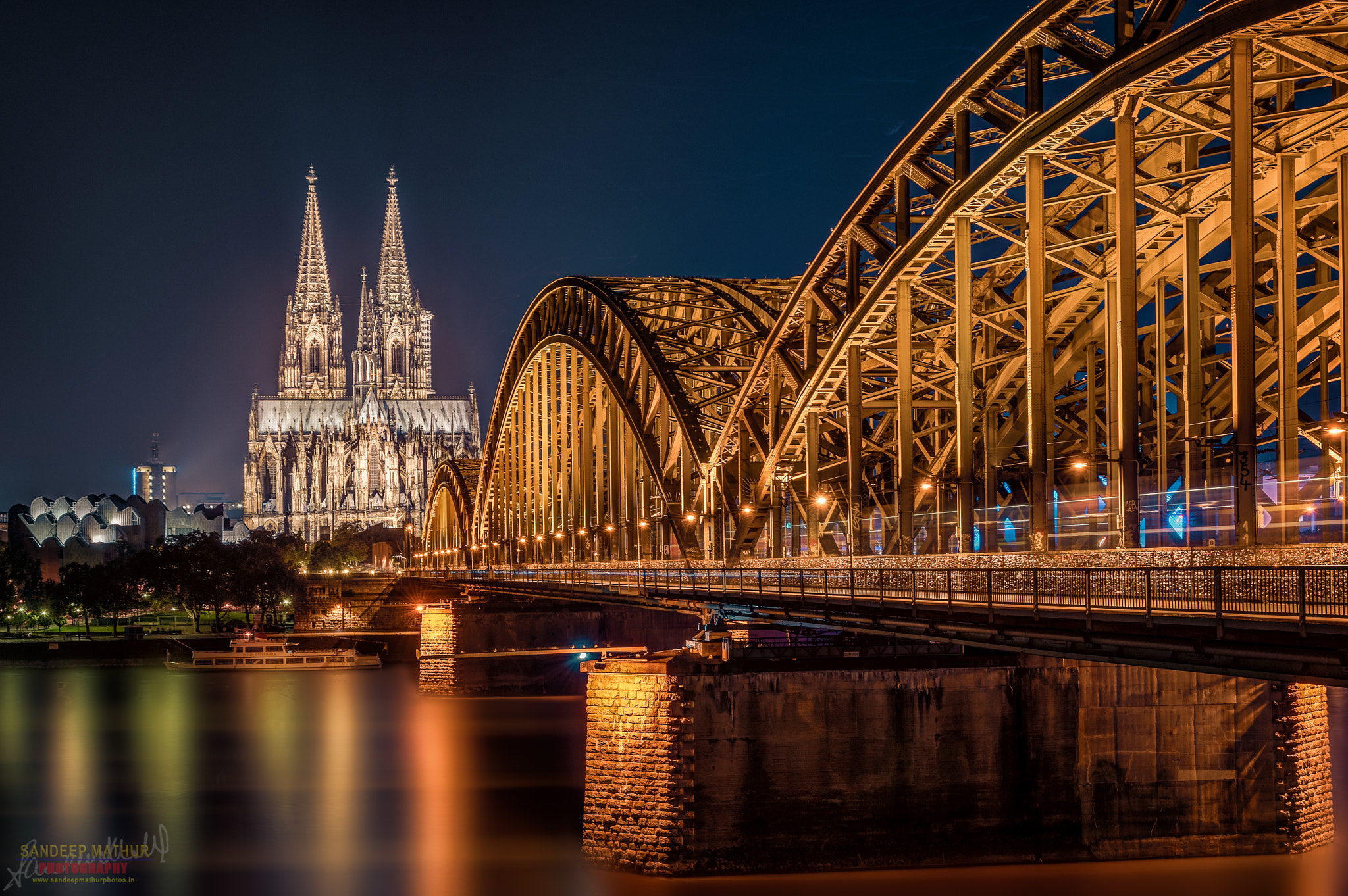 Tamron 28-300mm F3.5-6.3 Di VC PZD sample photo. Koln dome at night ! photography