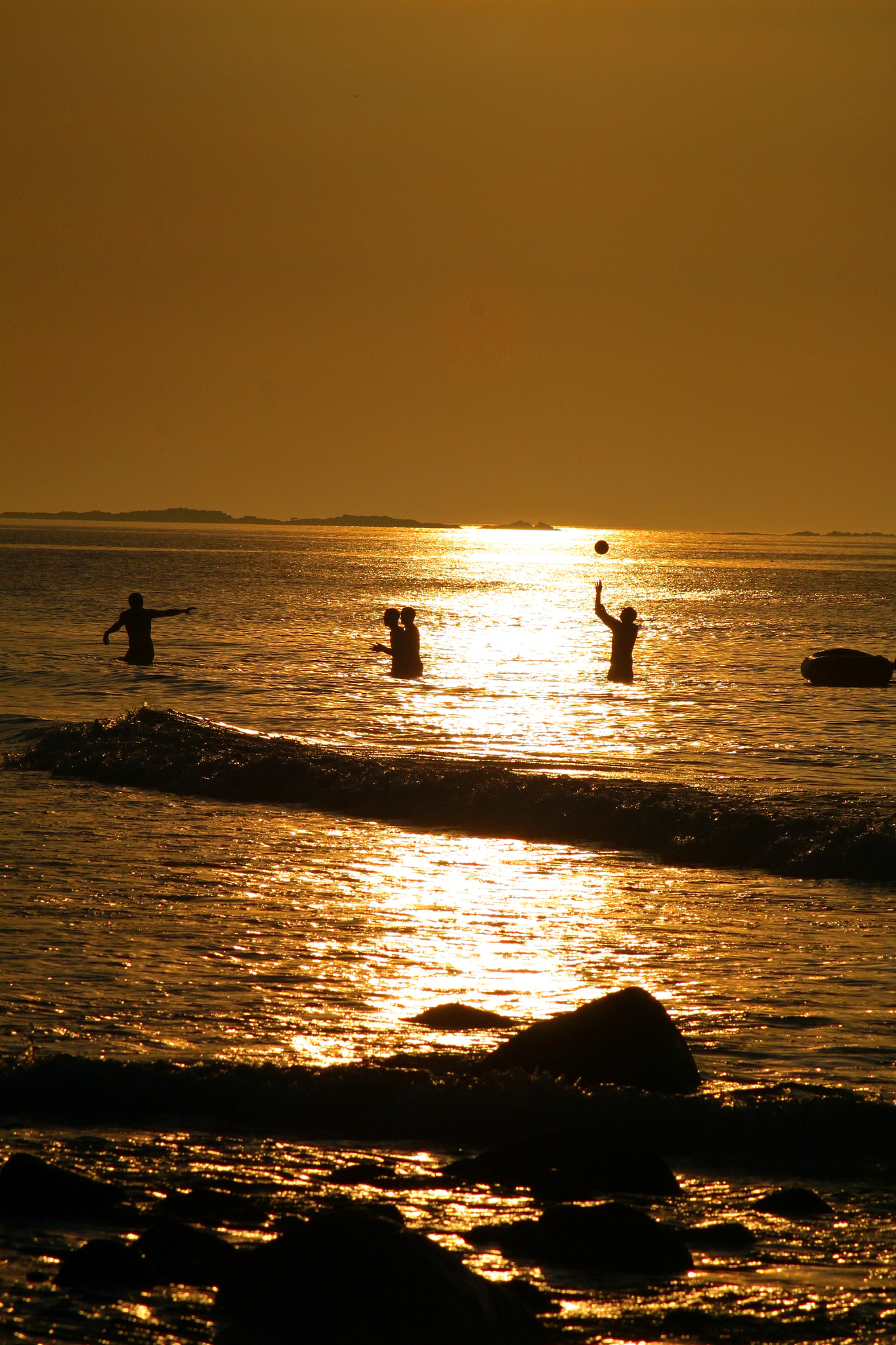 Canon EOS 500D (EOS Rebel T1i / EOS Kiss X3) sample photo. Summer beach photography