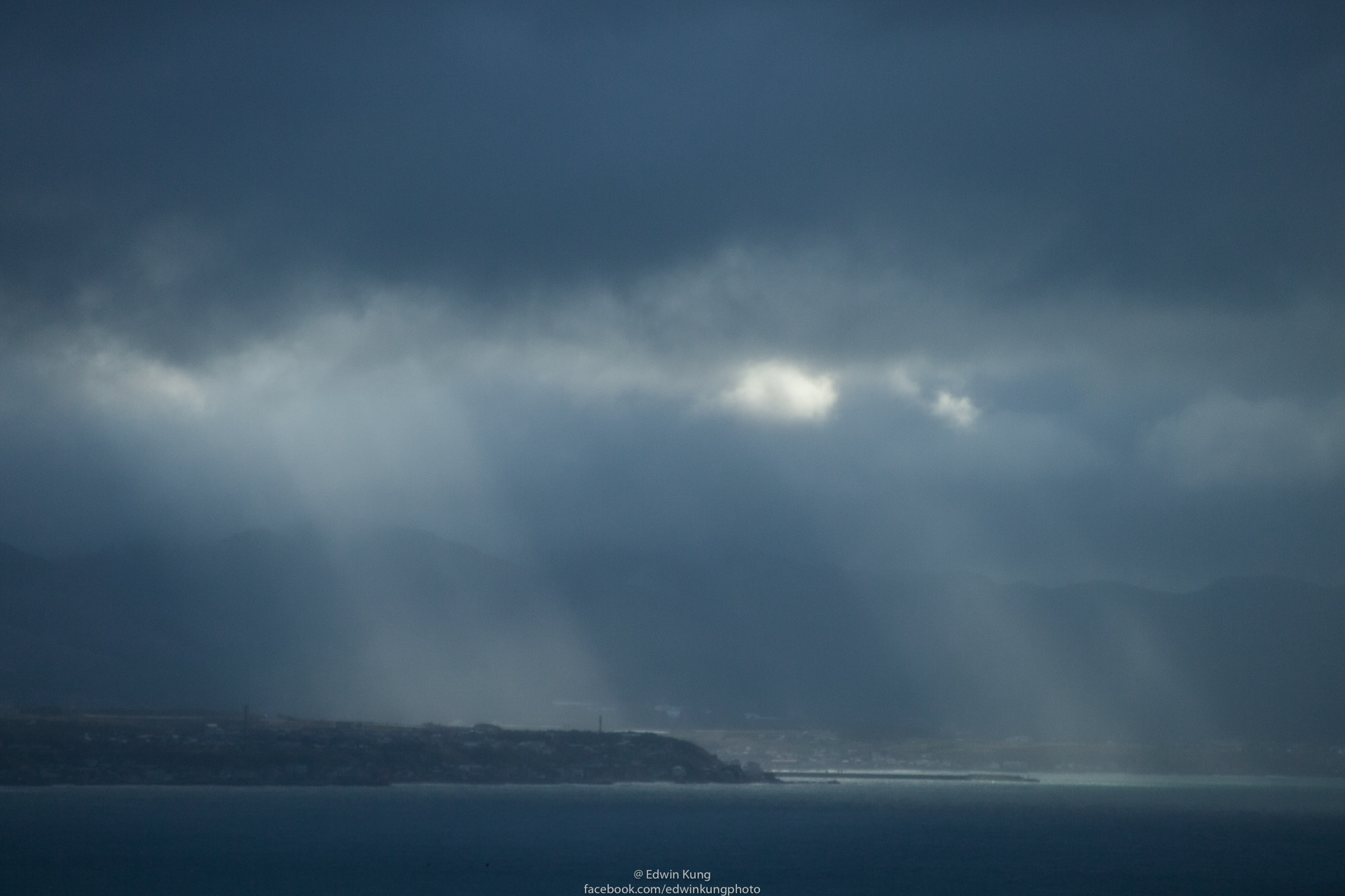 Olympus PEN E-PL3 sample photo. Sun light in hakodate photography