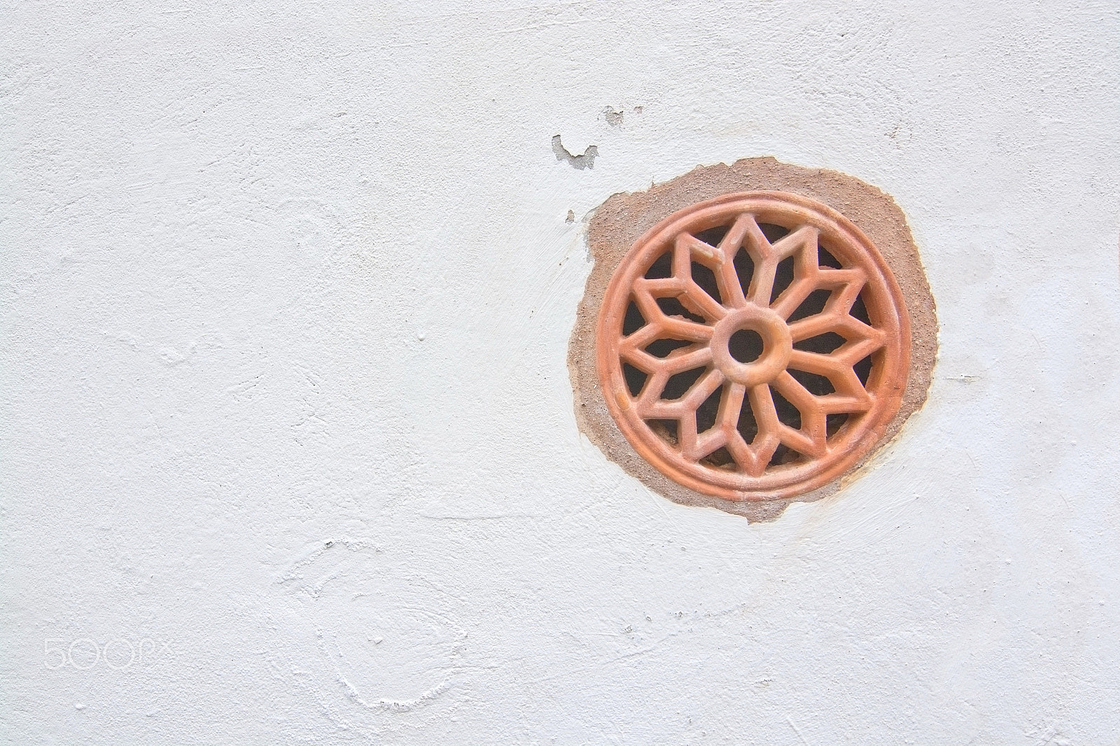 Nikon D7100 + Zeiss Milvus 35mm f/2 sample photo. White wall background with ceramic ventilation decor photography