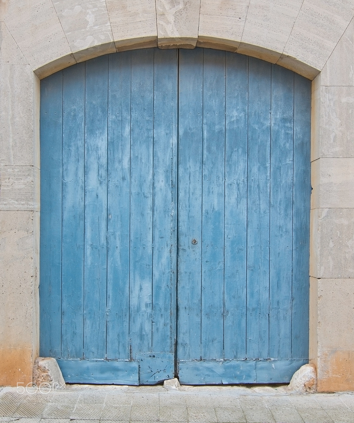 Nikon D7100 + Nikon AF Nikkor 180mm F2.8D ED-IF sample photo. Blue wooden painted door photography