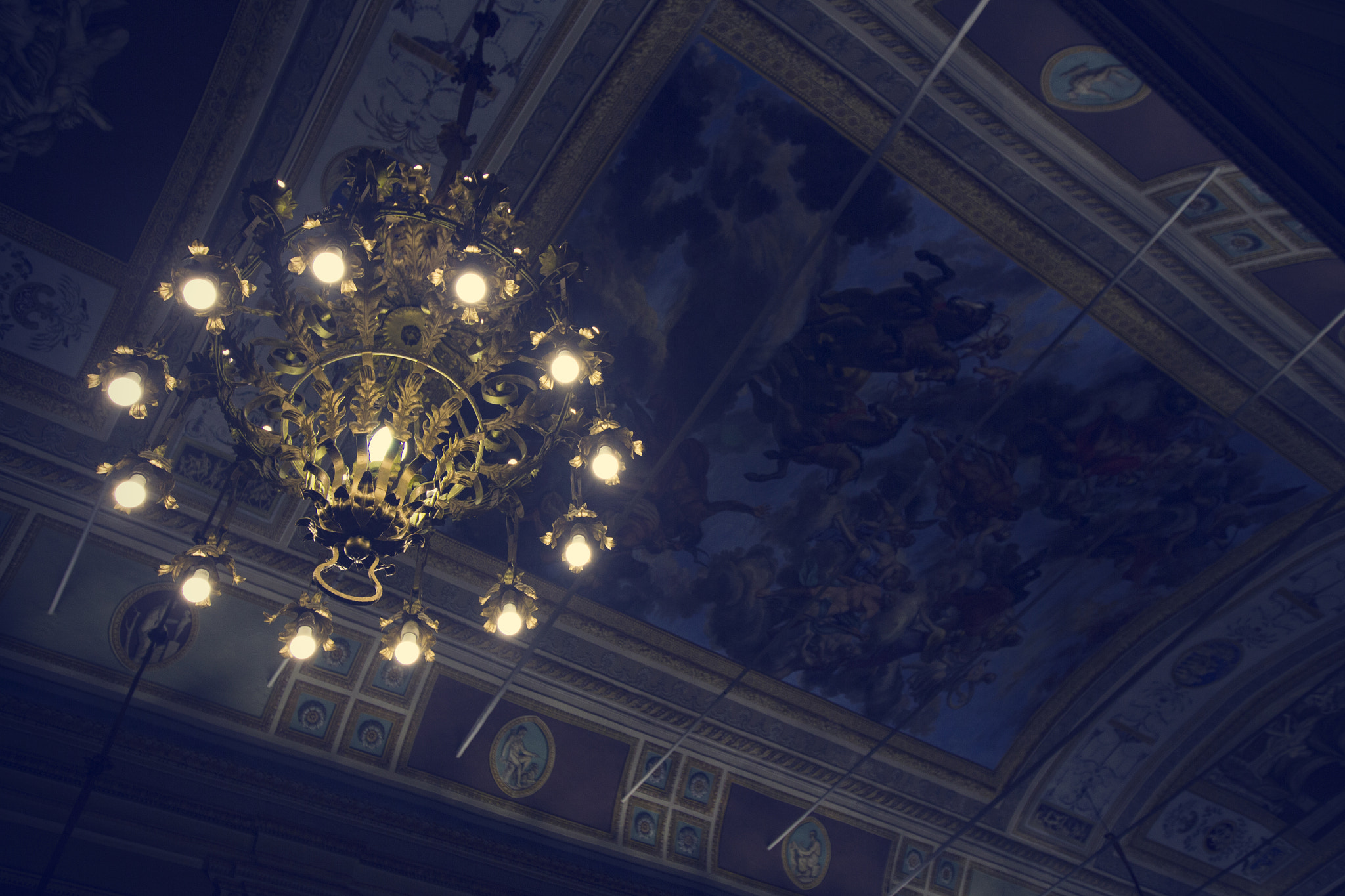 Sigma 10-20mm F3.5 EX DC HSM sample photo. Royal chandelier photography