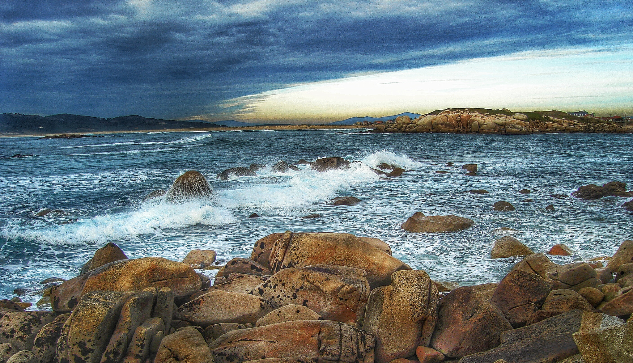 Sony DSC-S600 sample photo. Las rocas y el mar en galicia photography