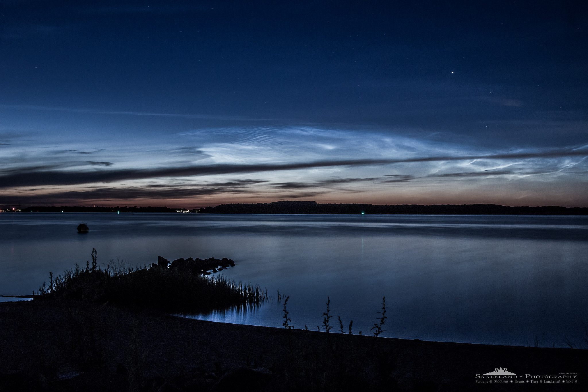 Canon EF-S 17-55mm F2.8 IS USM sample photo. Noctilucent clouds photography