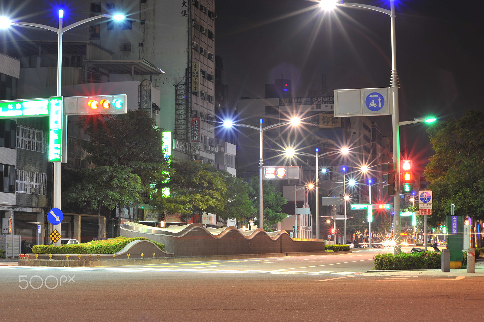 Nikon D700 + AF Nikkor 70-210mm f/4-5.6 sample photo. Dazzling astral photography
