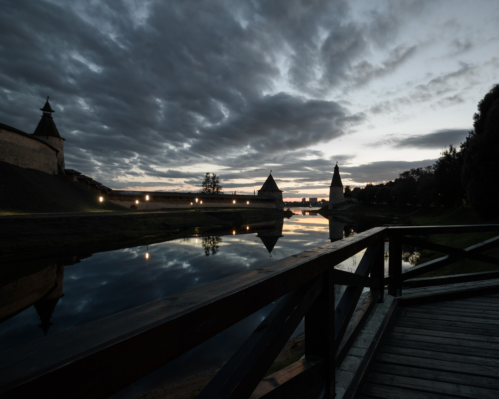 Nikon D750 + AF Nikkor 28mm f/2.8 sample photo. Pskov kremlin at sunset and pskova river photography