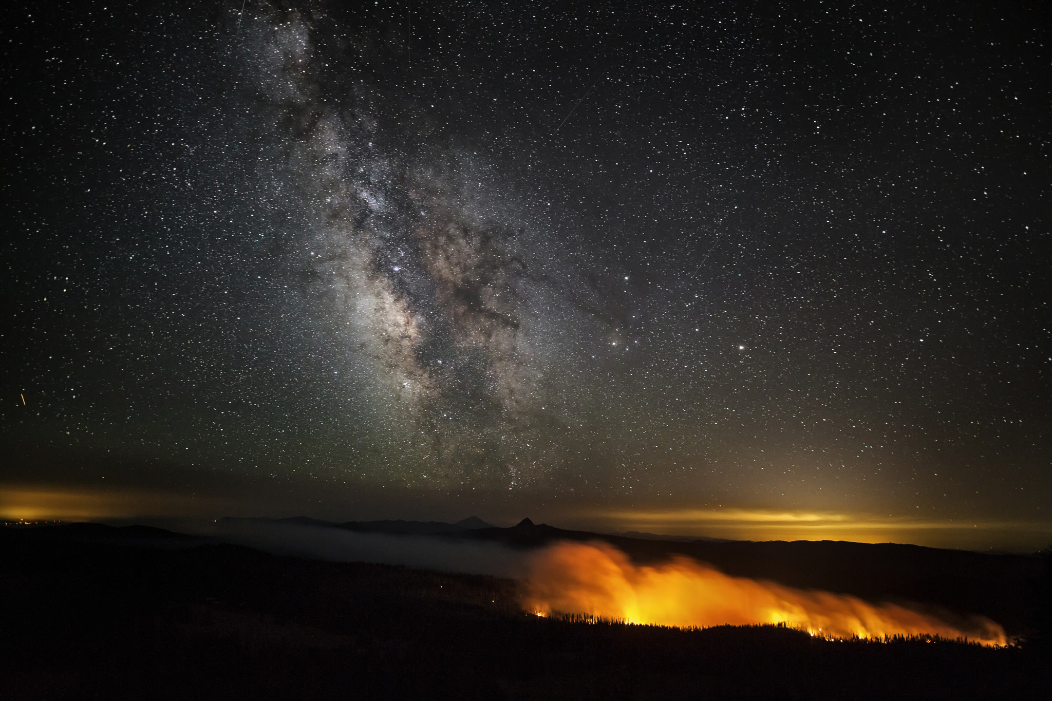 Sigma 20mm F1.4 DG HSM Art sample photo. Fire and milk photography