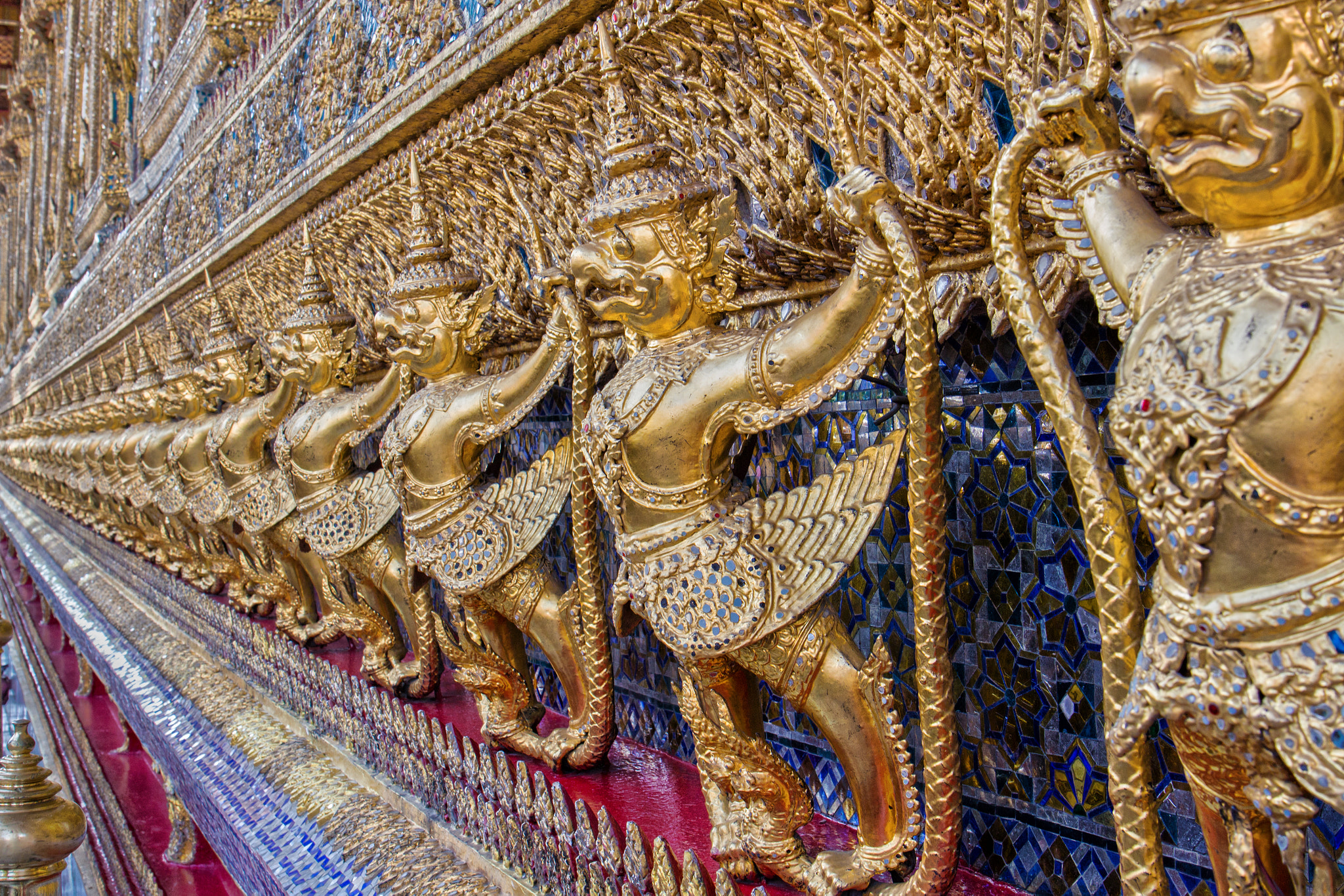 Canon EOS 100D (EOS Rebel SL1 / EOS Kiss X7) sample photo. Temple of emerald buddha photography