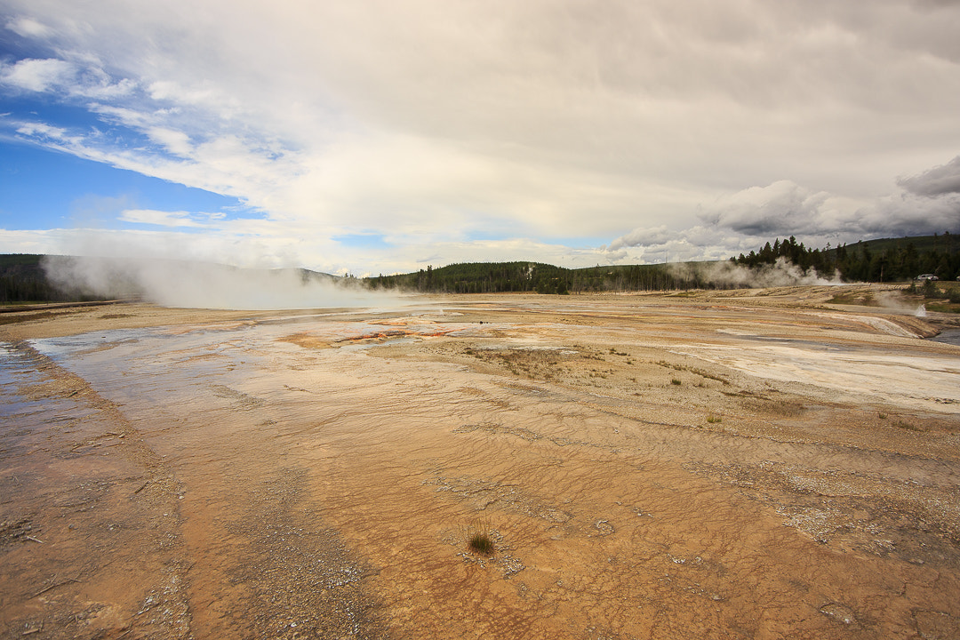 Canon EOS 6D + Sigma 15-30mm f/3.5-4.5 EX DG Aspherical sample photo. Sunset lake in yellowstone photography