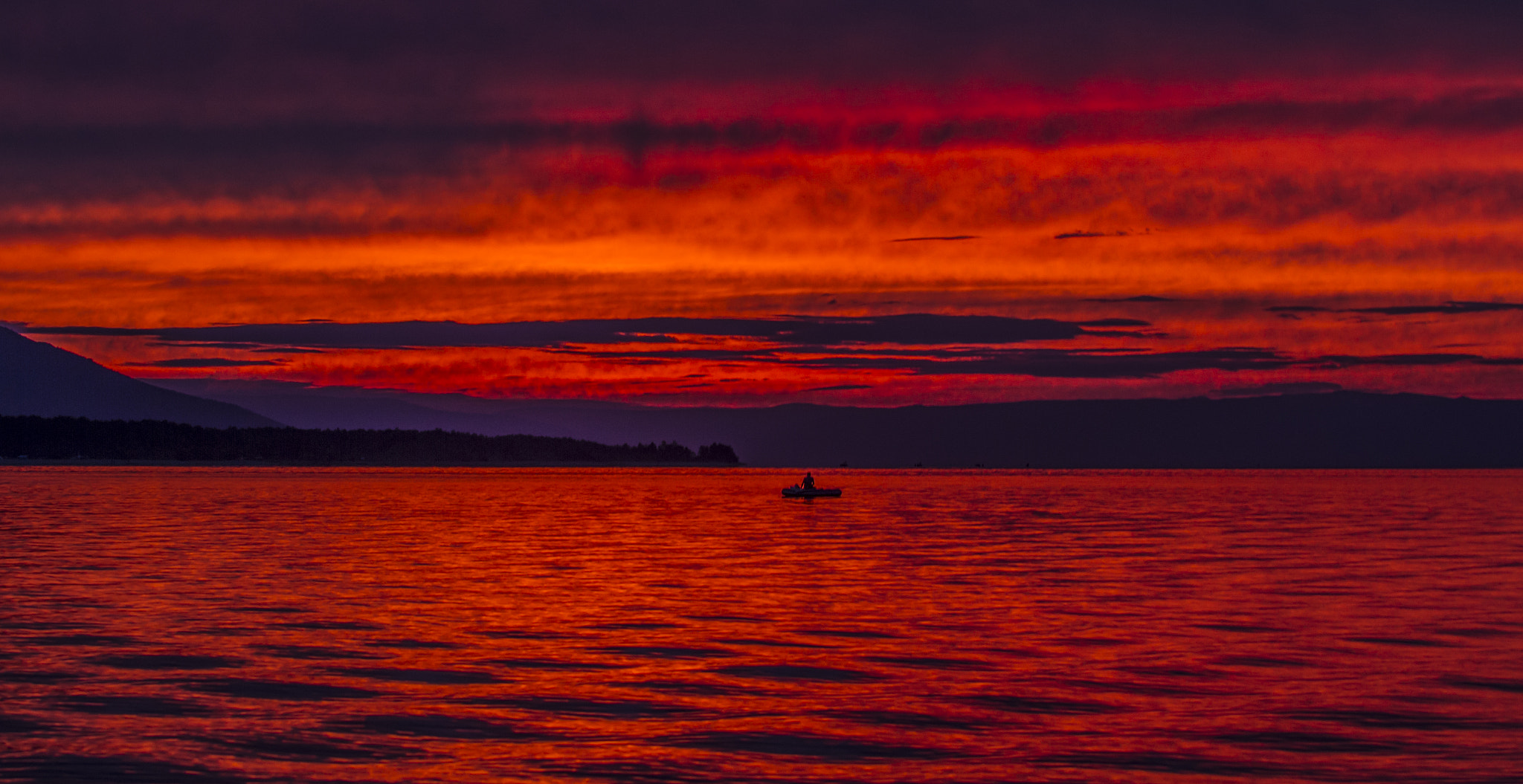 Canon EOS 7D + Canon EF 80-200mm f/2.8L sample photo. Today's (03.08.2016) unreal sunset on lake baikal photography