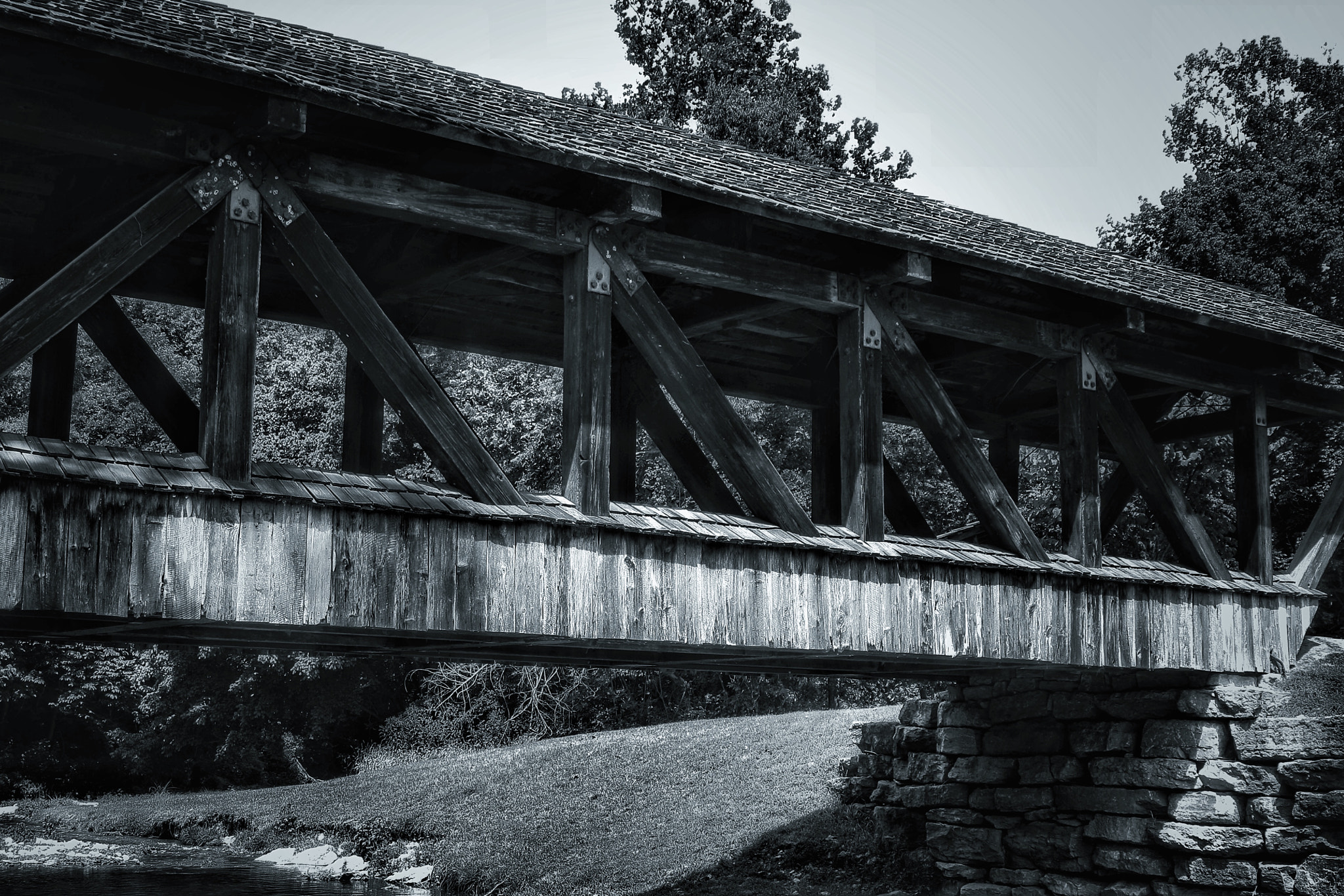 Tamron AF 28-200mm F3.8-5.6 XR Di Aspherical (IF) Macro sample photo. Covered bridge at dogwood canyon photography