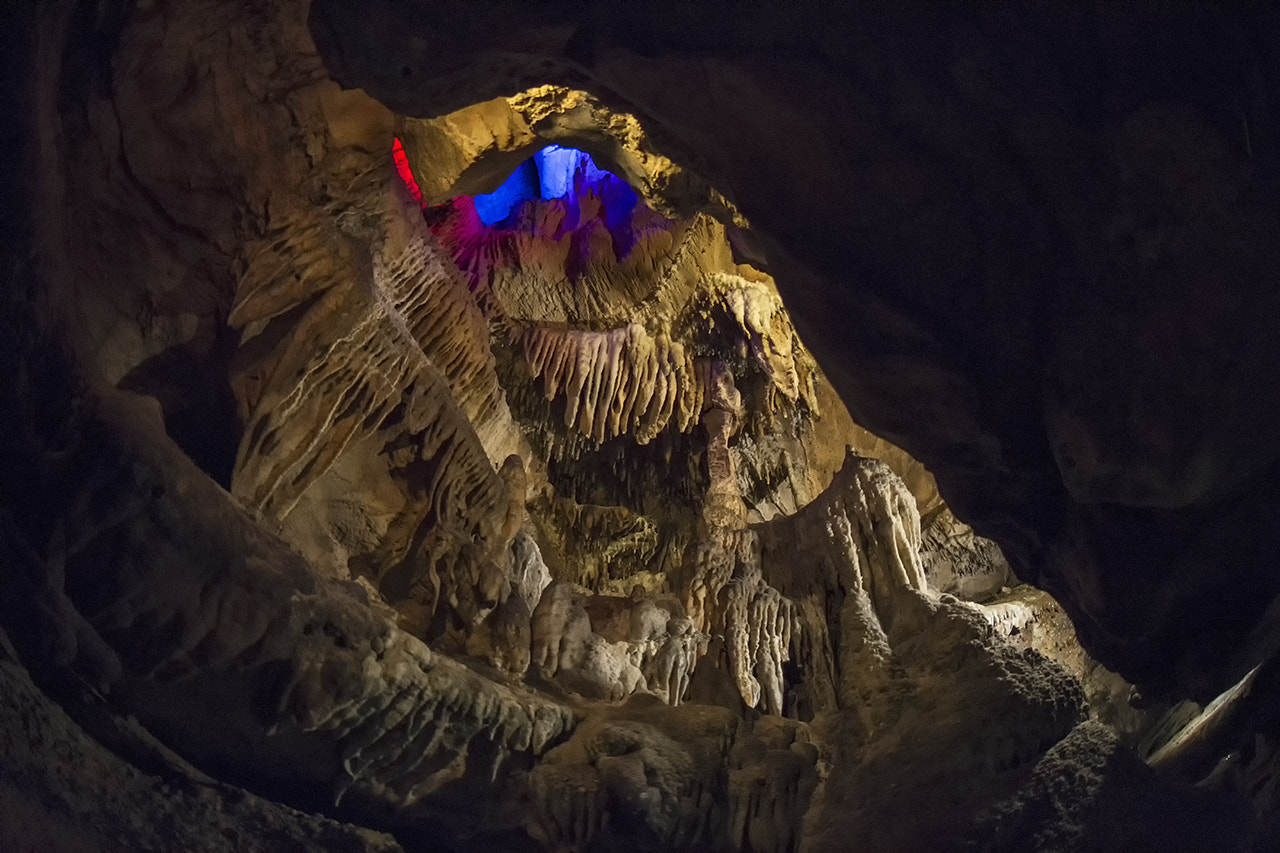 Nikon AF DX Fisheye-Nikkor 10.5mm F2.8G ED sample photo. Ruby falls cavern photography