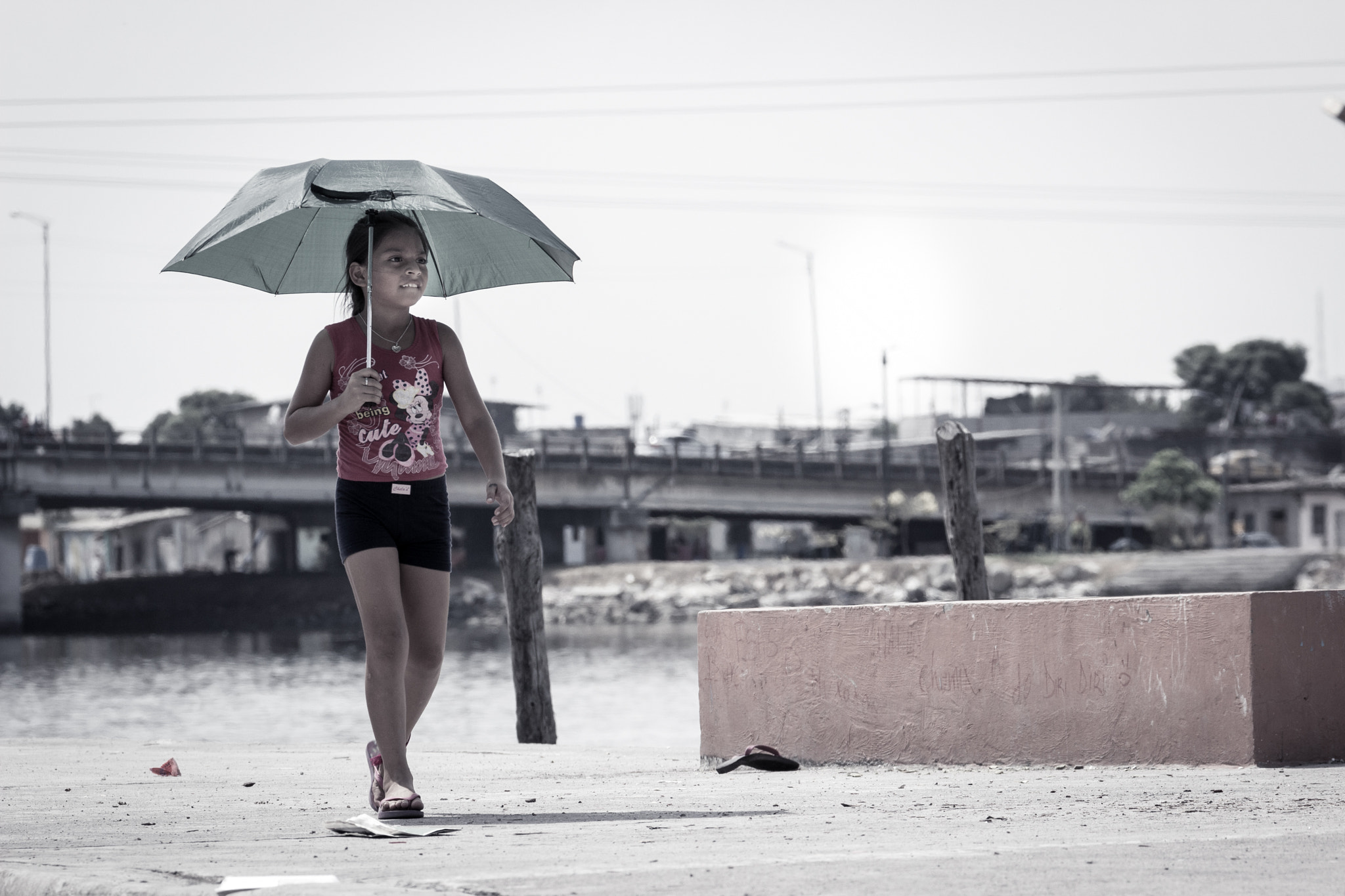 Canon EF 70-300mm F4-5.6L IS USM sample photo. Umbrella photography