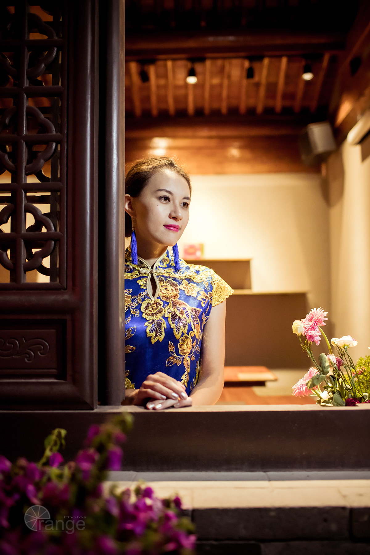 Canon EOS 5DS + Canon EF 35mm F1.4L USM sample photo. Cheongsam beauty photography