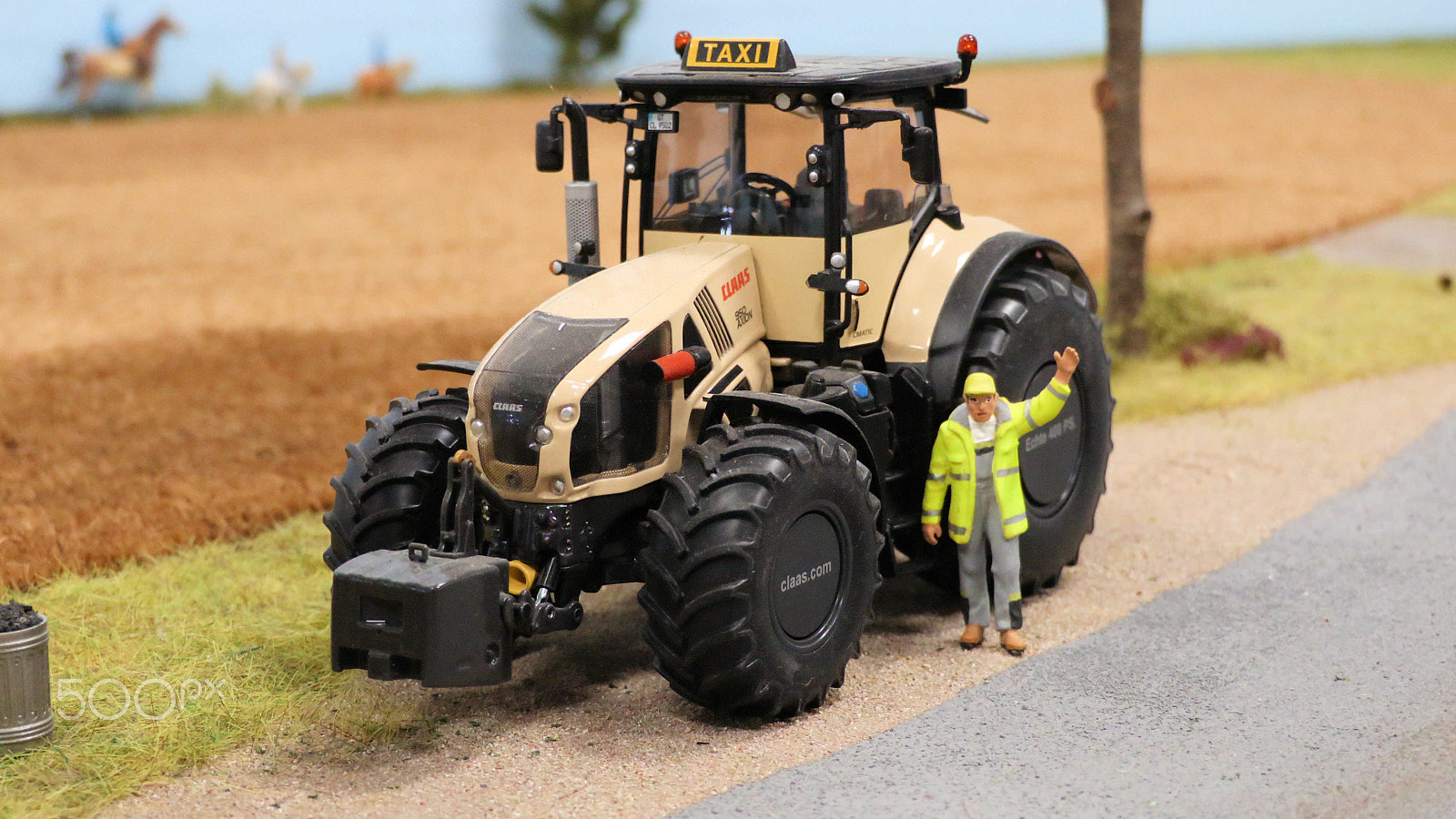 Canon XC10 sample photo. Taxi tractor photography
