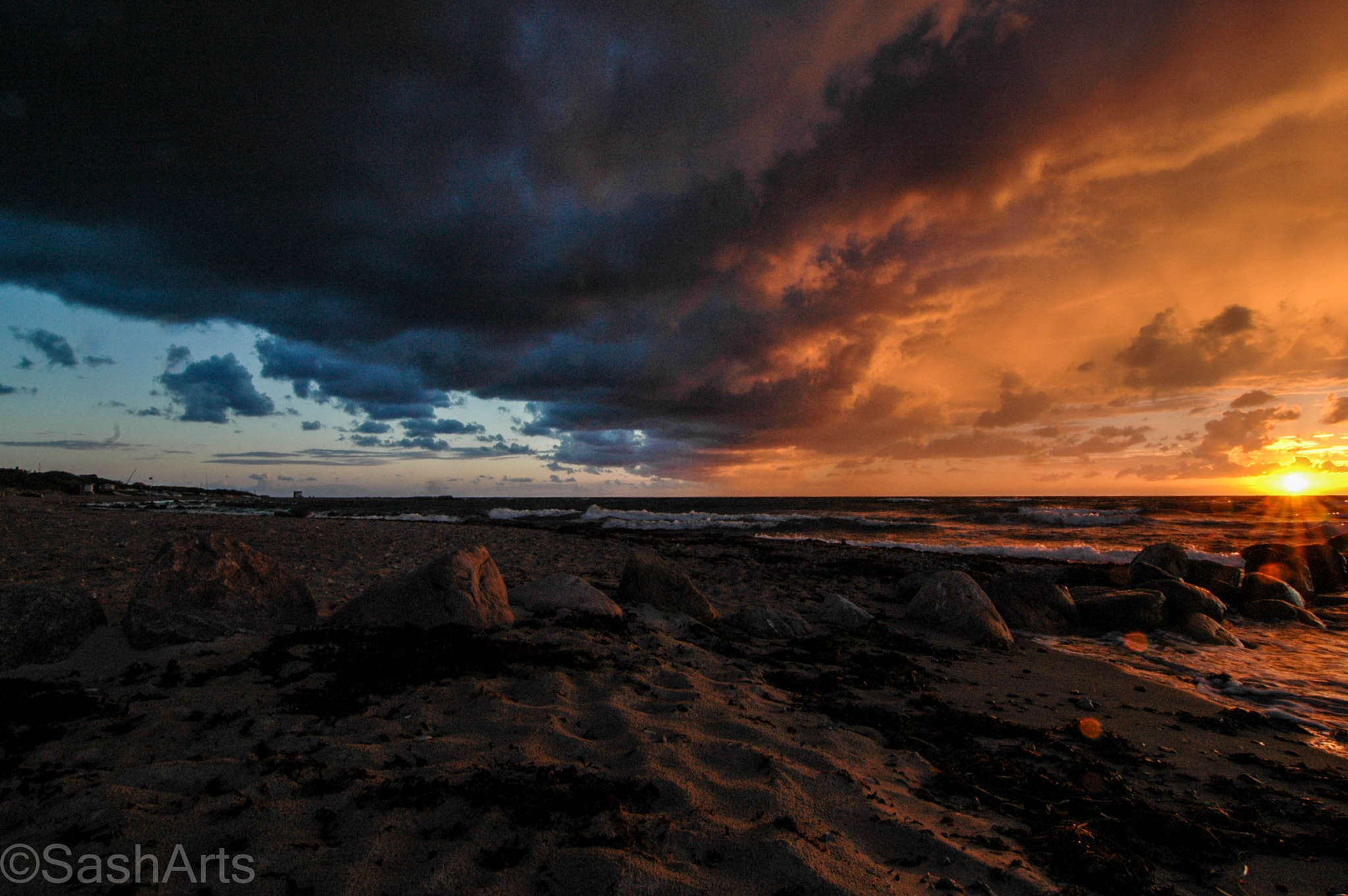 Nikon D70s + Tokina AT-X Pro 12-24mm F4 (IF) DX sample photo. Tisvilde beach by night photography