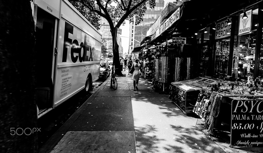 Canon EF 16-35mm F4L IS USM sample photo. Saint marks place photography