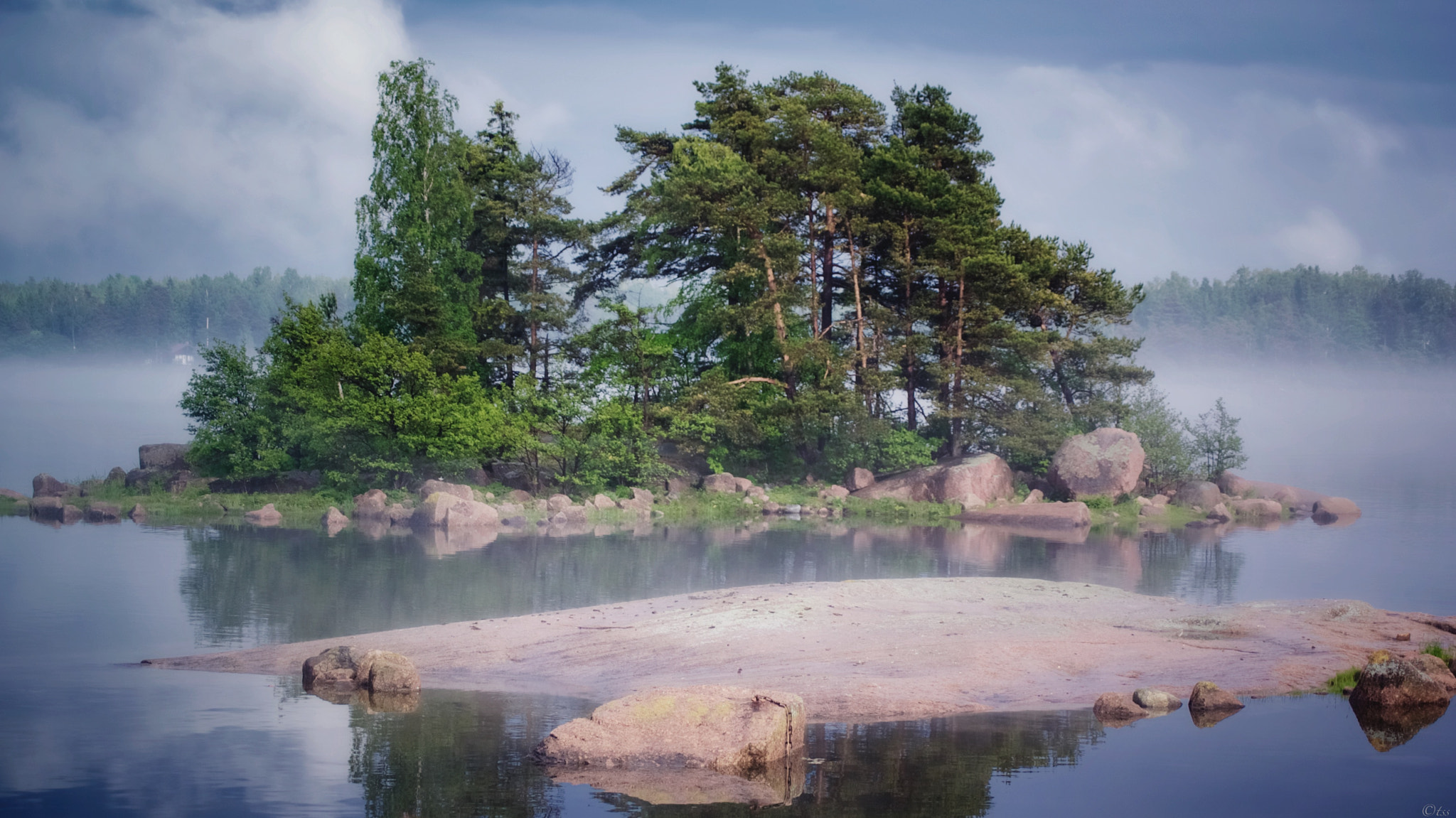 Tamron AF 55-200mm F4-5.6 Di II LD Macro sample photo. Smoke on the water photography